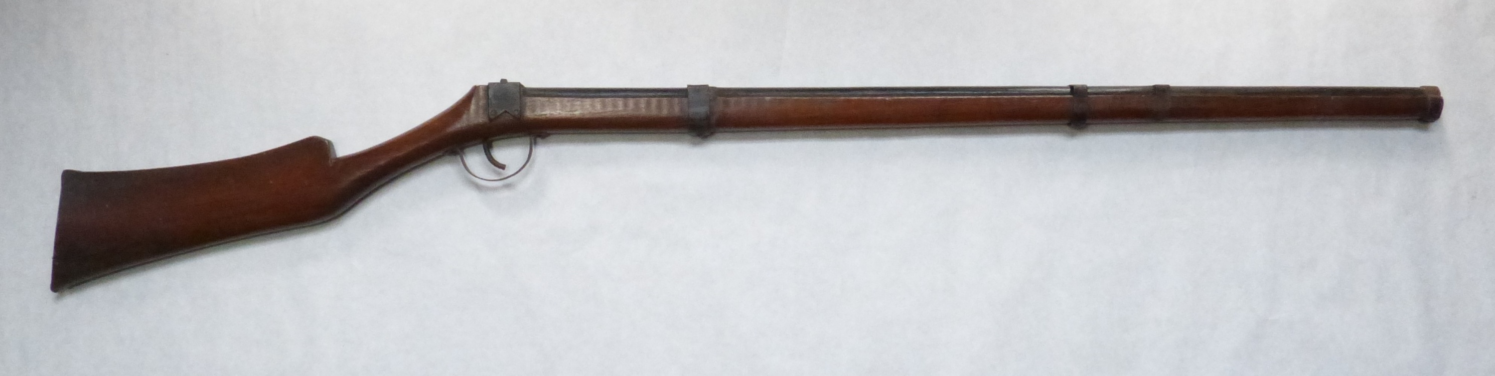 Gewehr aus Holz (Städt. Hellweg-Museum Geseke CC BY-NC-SA)