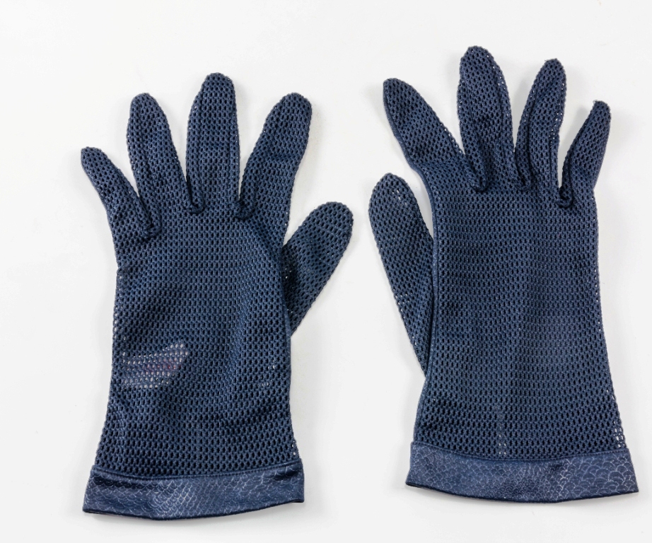 Blaue Handschuhe aus Synthetik (Stadtmuseum Lippstadt RR-F)
