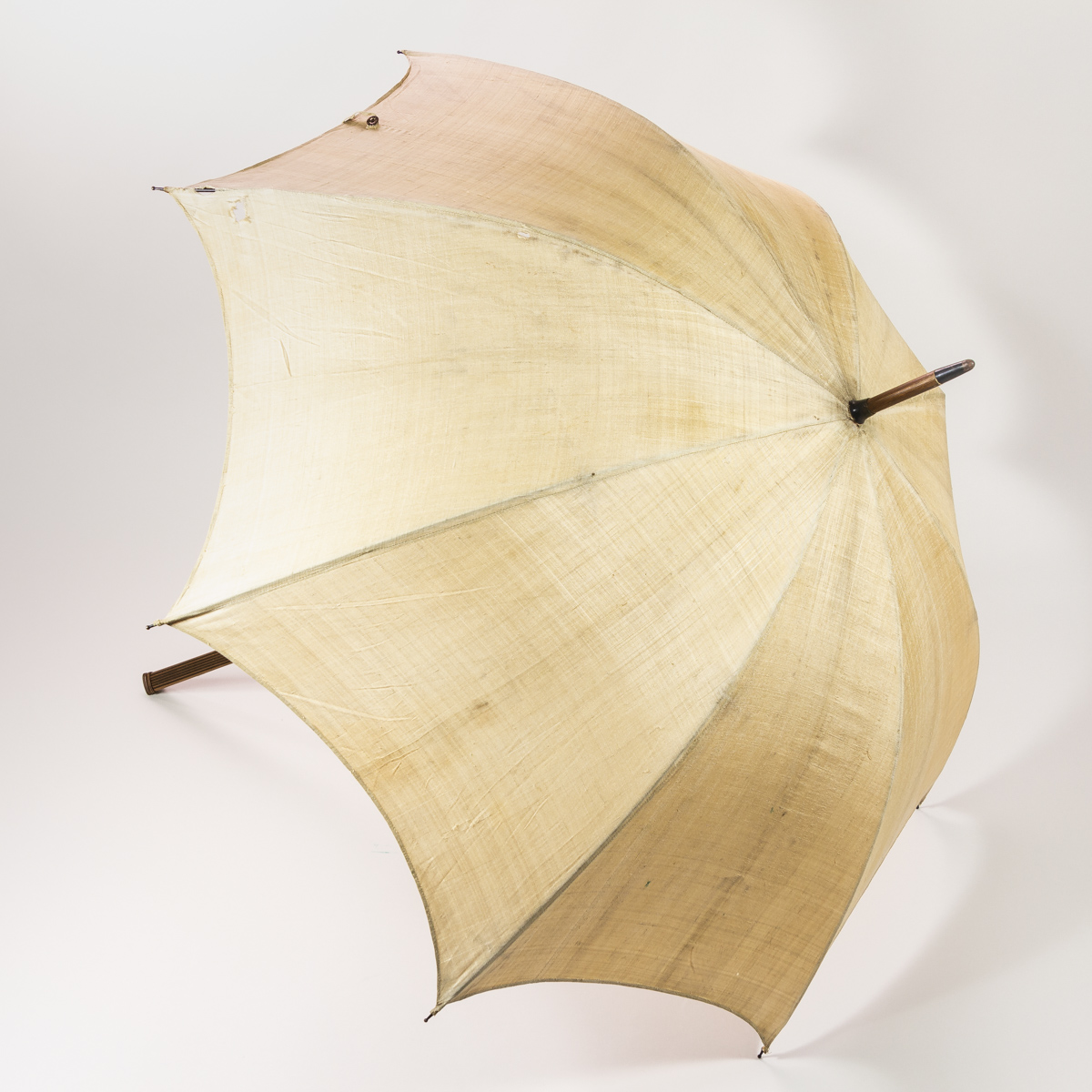 Sonnenschirm mit Seidenbespannung (Stadtmuseum Lippstadt RR-F)