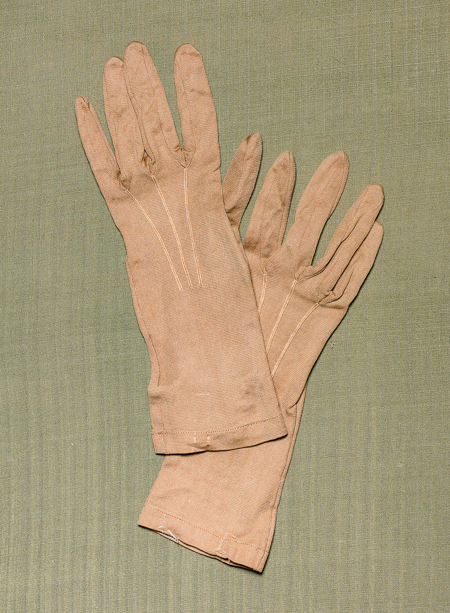 Damenhandschuhe aus Wirkware (Stadtmuseum Lippstadt RR-F)