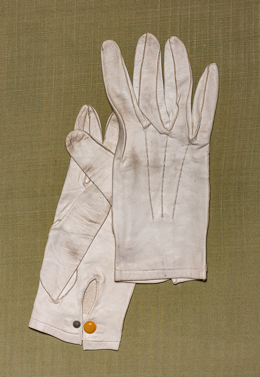 Herrenhandschuhe aus hellem Leder (Stadtmuseum Lippstadt RR-F)