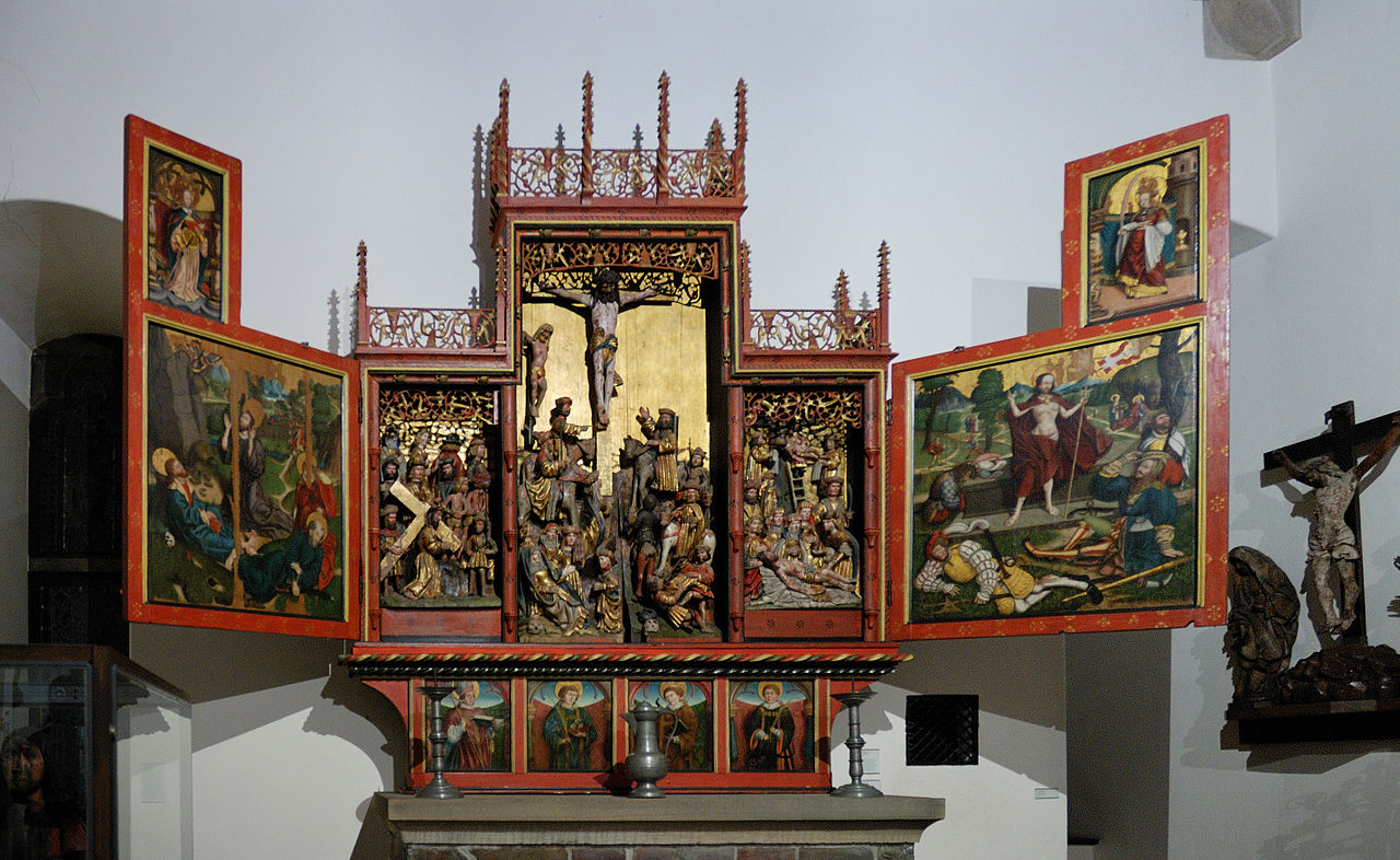Altar (WikiMedia https://commons.wikimedia.org/wiki/File:Altena-101120-19195-Burg.Schnitzsaltar.jpg#/media/File:Altena-101120-19195-Burg.Schnitzsaltar.jpg CC BY-NC-SA)