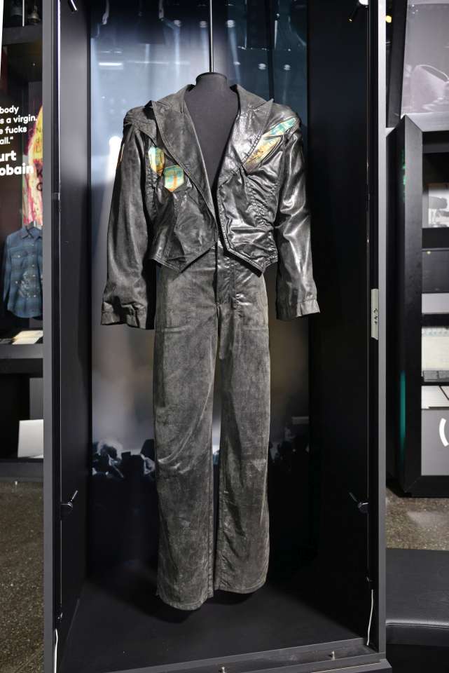 Bühnenkleidung Freddie Mercury (Rock ’n’ Popmuseum CC BY-NC-SA)