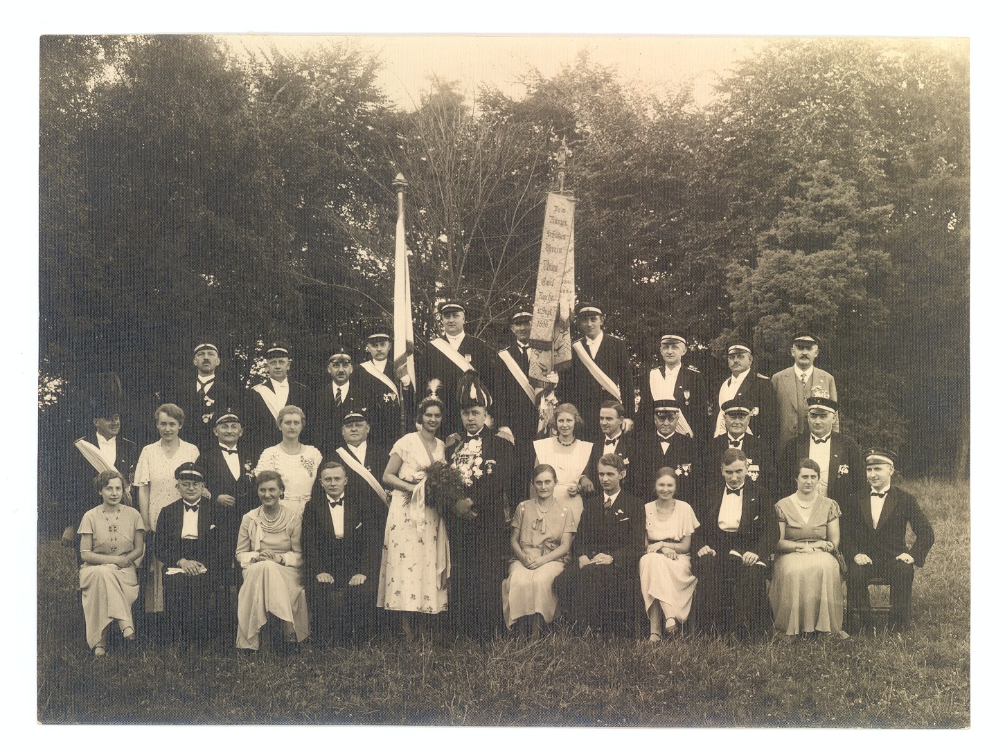 Gruppenfoto 6 Fotografie mit Hofstaat des Bürger-Schützenvereins, 1933 (Hellweg-Museum Unna CC BY-NC-SA)