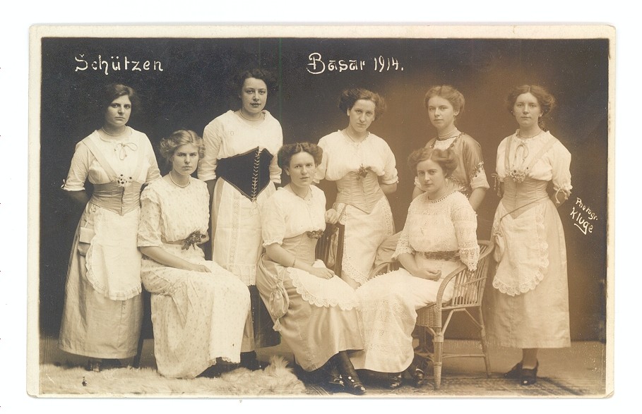 Gruppenfoto & Fotografie der Damen vom Schützenbasar (Hellweg-Museum Unna CC BY-NC-SA)