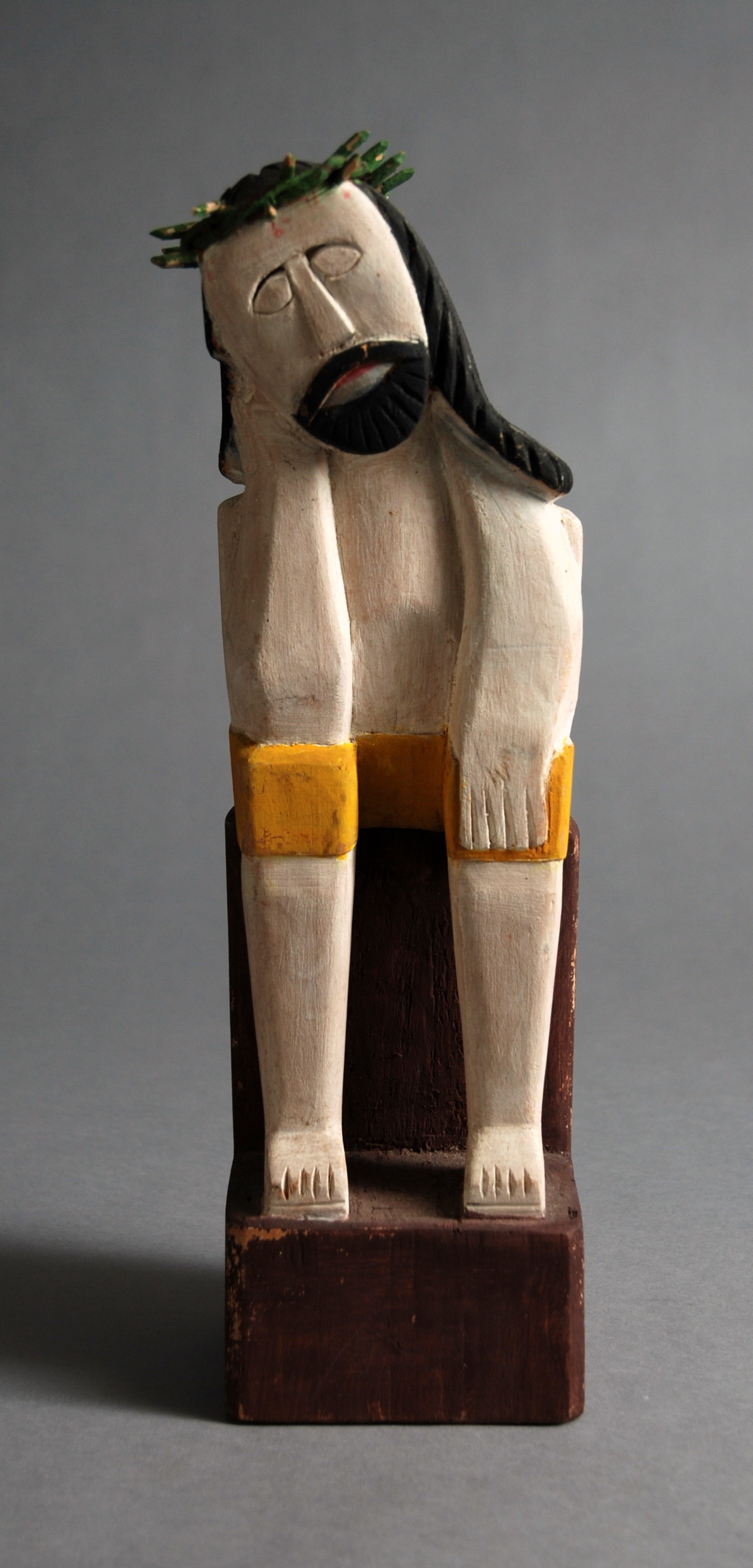 Holzskulptur Jesus mit gelbem Hüfttuch mit Dornenkrone (RELíGIO – Westfälisches Museum für religiöse Kultur CC BY-NC-SA)