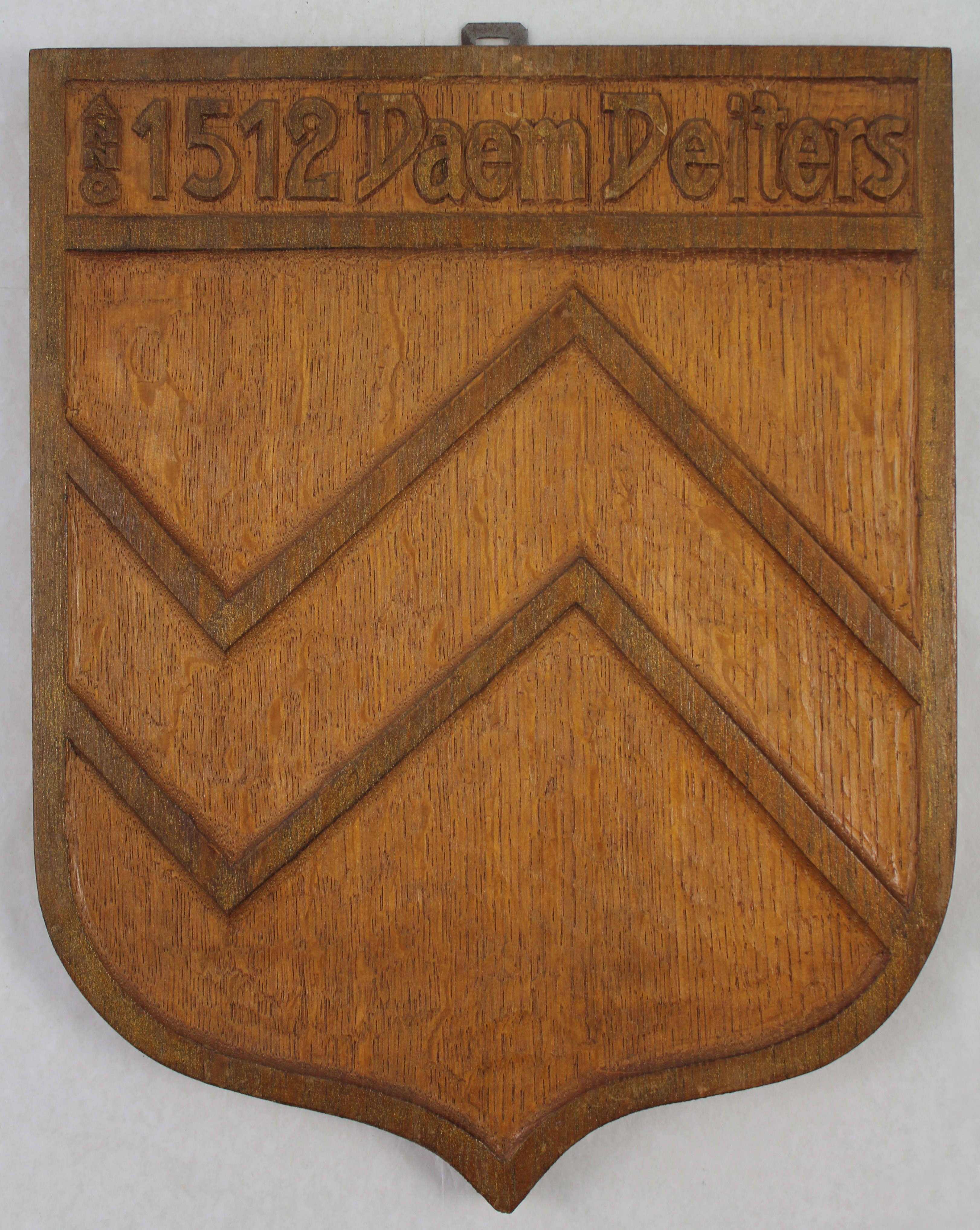 Wappenschild & Hölzernes Wappen mit Hausmarke, Daem Deiters 1512 (Hellweg-Museum Unna CC BY-NC-SA)