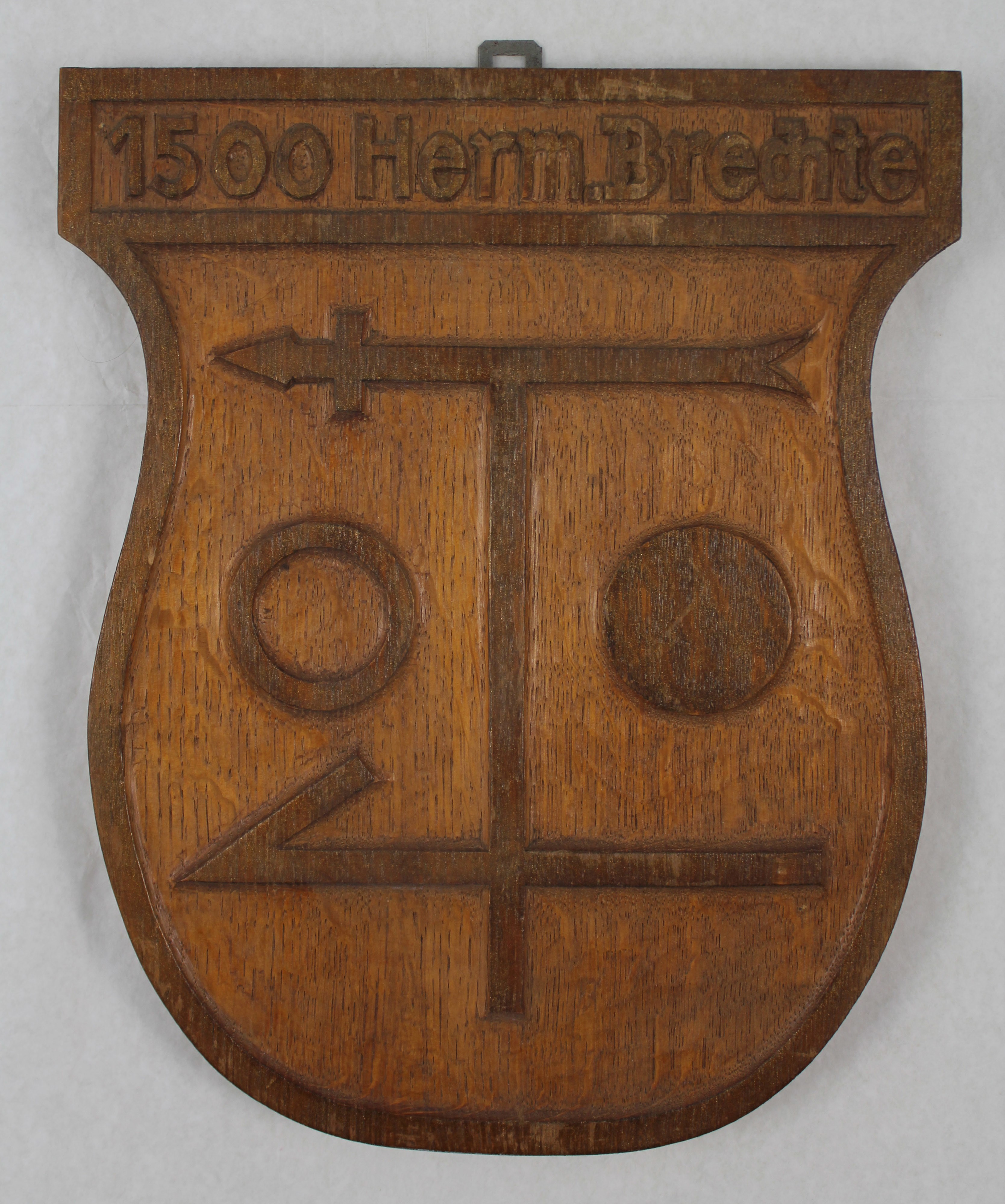 Wappenschild & Hölzernes Wappen mit Hausmarke, Herm. Brechte 1500 (Hellweg-Museum Unna CC BY-NC-SA)