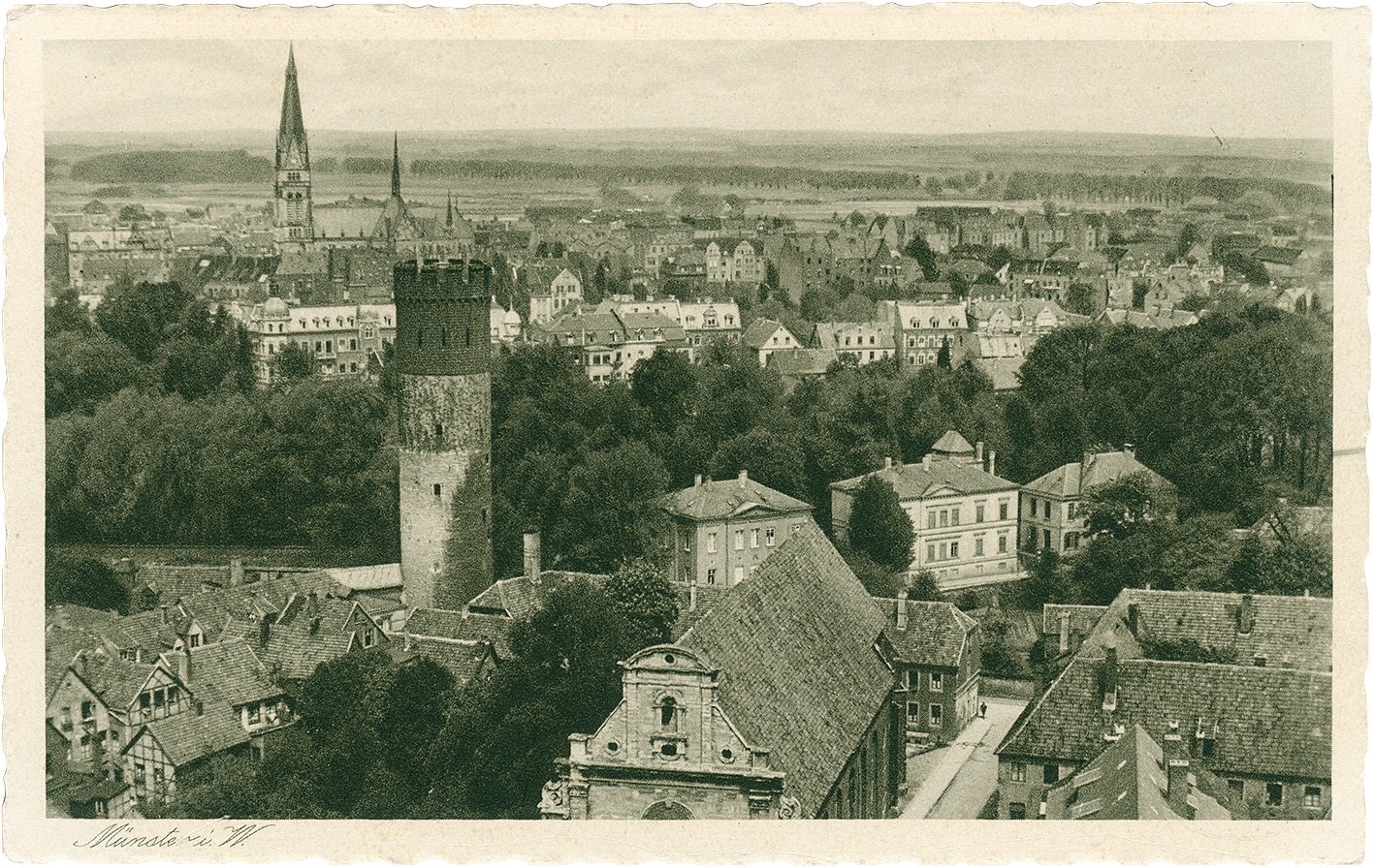 Postkarte: Blick vom Turm der Überwasserkirche in Richtung Buddenturm auf das Kreuzviertel mit der Kreuzkirche (Stadtmuseum Münster CC BY-NC-SA)