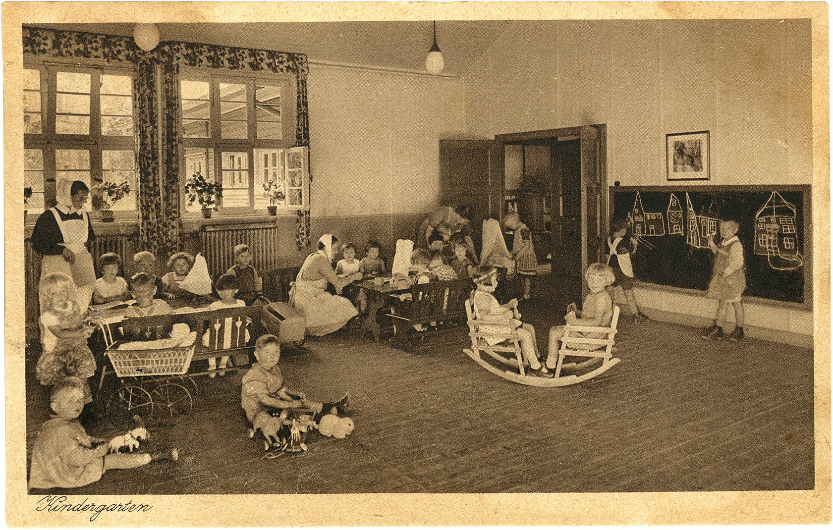 Postkarte: Blick in den Spielraum des Kindergartens im Evangelischen Diakonissenund Krankenhaus (Stadtmuseum Münster CC BY-NC-SA)