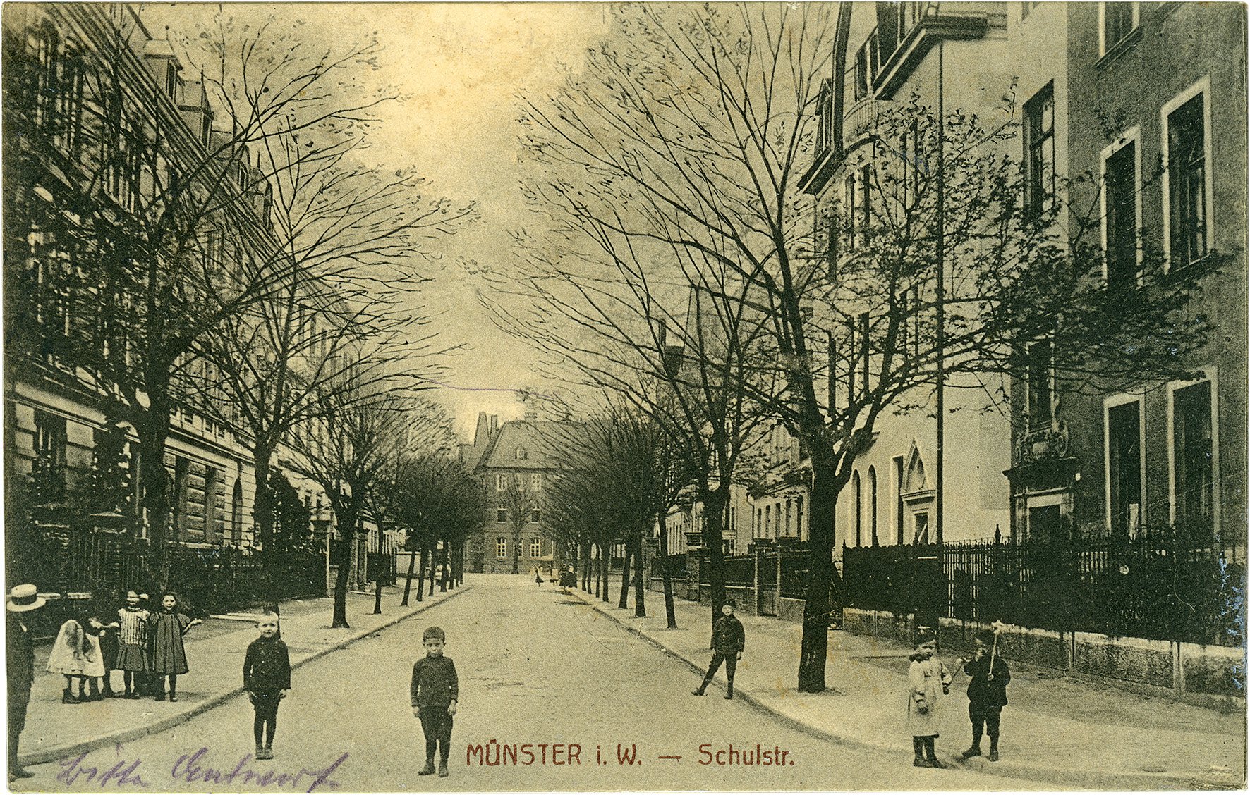 Postkarte: Blick von der Lazarettstraße in die Schulstraße auf die Uppenbergschule (Stadtmuseum Münster CC BY-NC-SA)