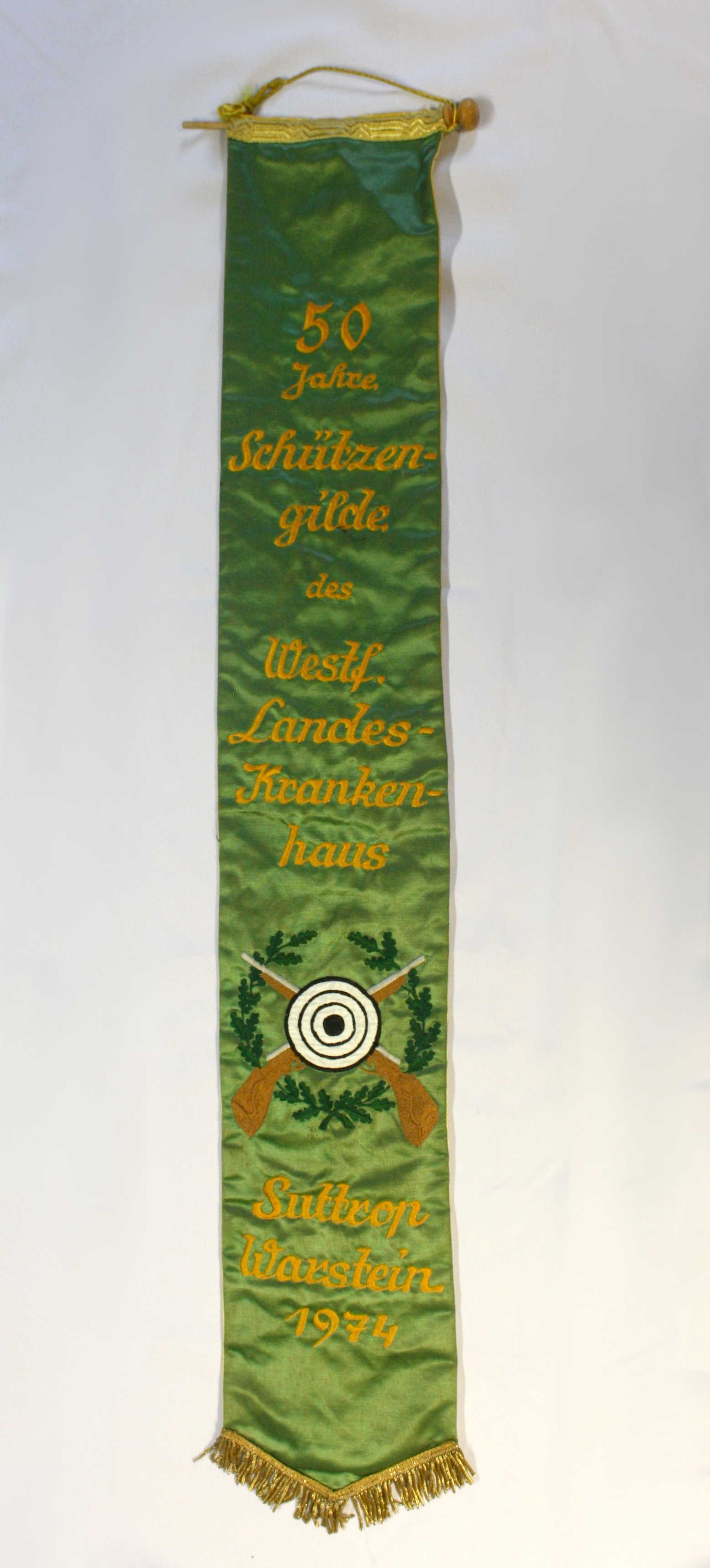 Fahnenband Schützengilde Warstein 1974 (LWL-Psychiatriemuseum Warstein CC BY-NC-SA)