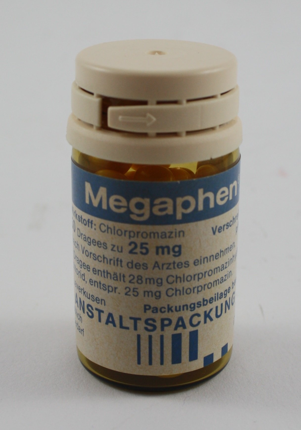 Medikamentenflasche: "Megaphen" (LWL-Psychiatriemuseum Warstein CC BY-NC-SA)