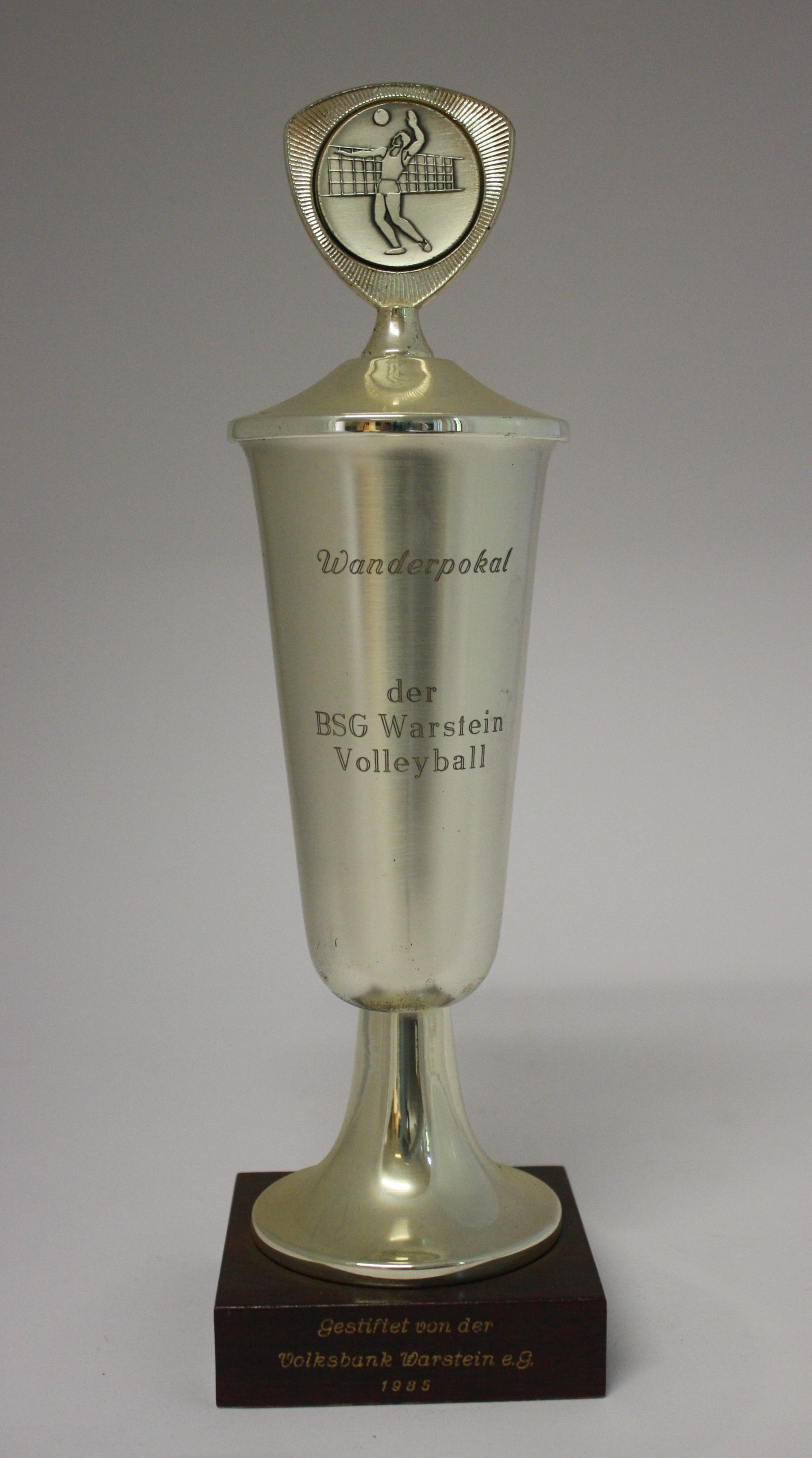 Pokal Volleyball (LWL-Psychiatriemuseum Warstein CC BY-NC-SA)