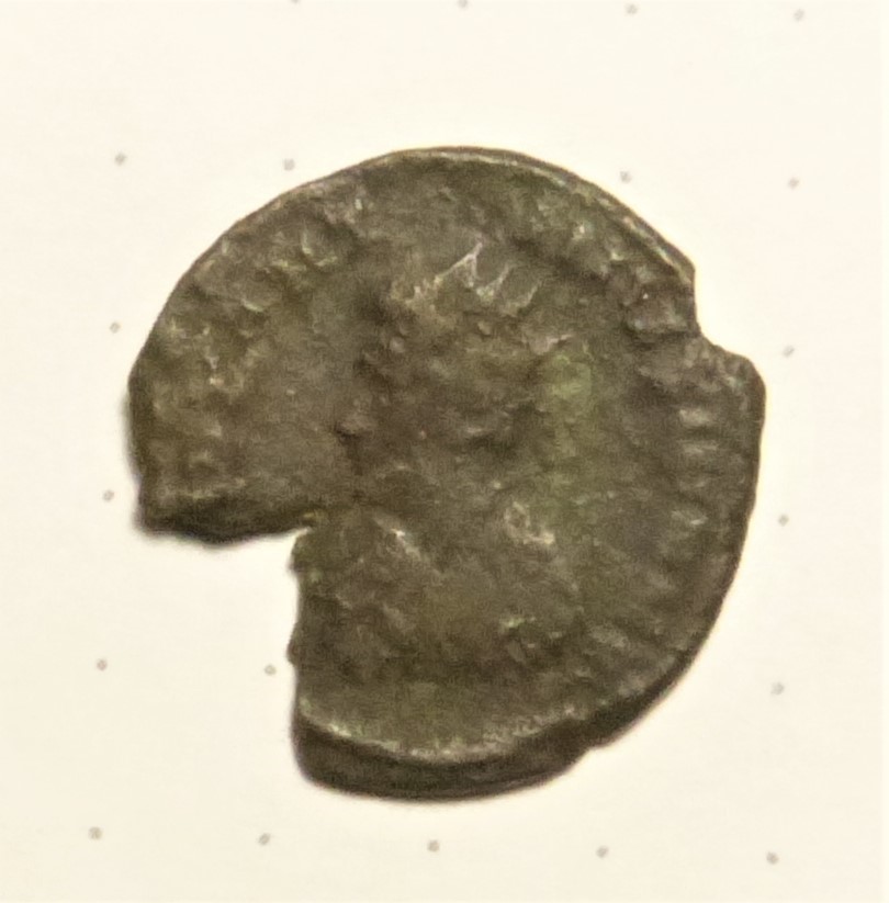 Follis aus der Zeit Konstantin des Großen für Constantinus II. (Städt. Hellweg-Museum Geseke CC BY-NC-SA)