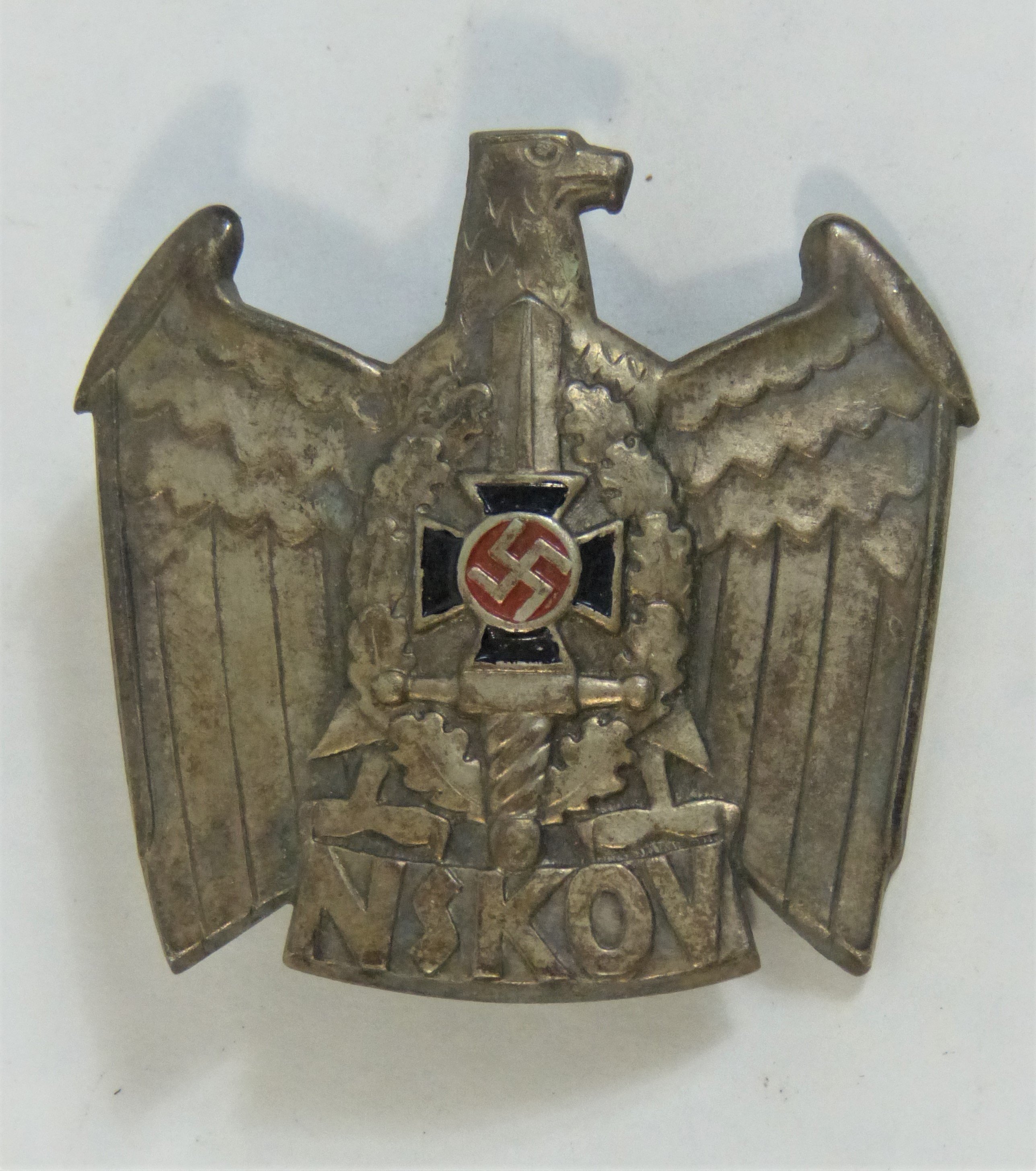 Mützenabzeichen der Nationalsozialistischen Kriegsopferversorgung (Städt. Hellweg-Museum Geseke CC BY-NC-SA)