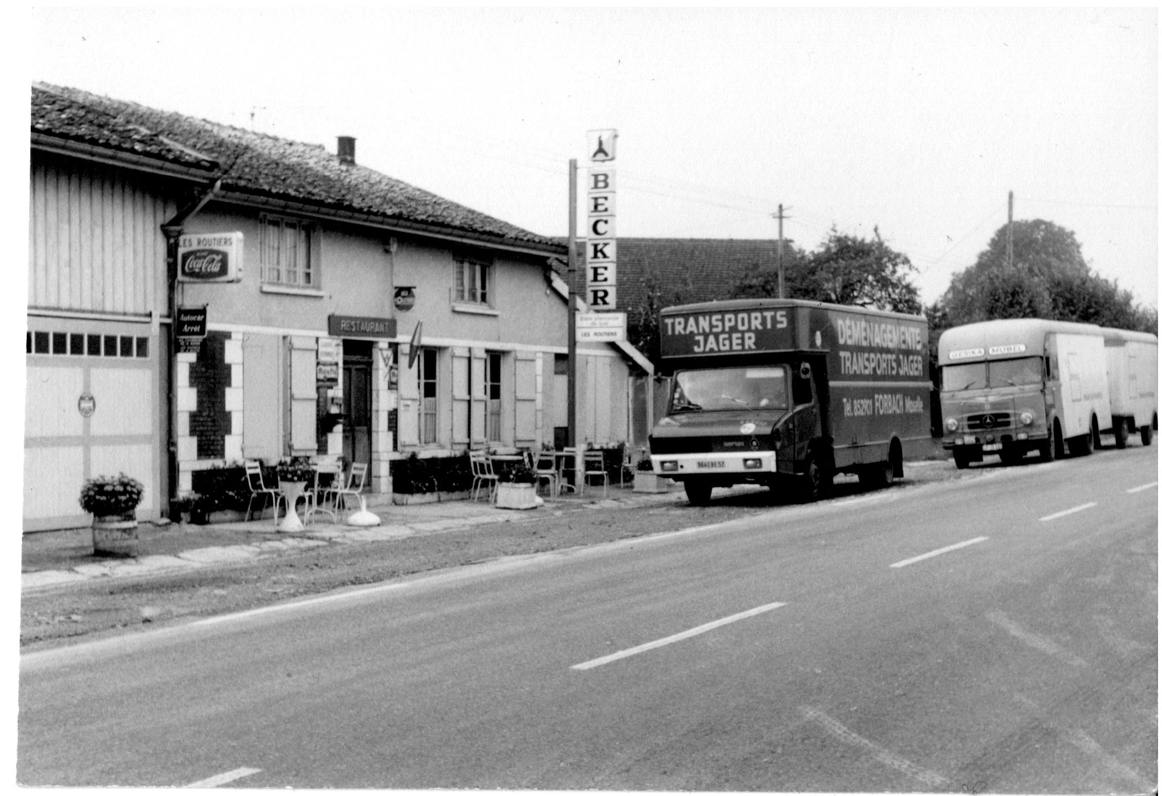 Fotografie von zwei Lastwagen (Städt. Hellweg-Museum Geseke CC BY-NC-SA)