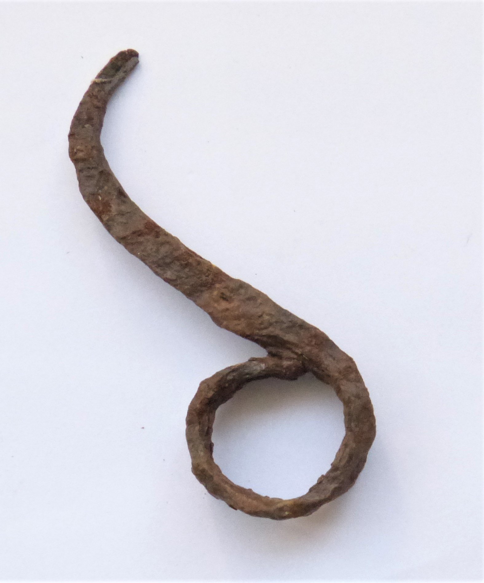 Einschlagöse aus Metall (Städt. Hellweg-Museum Geseke CC BY-NC-SA)