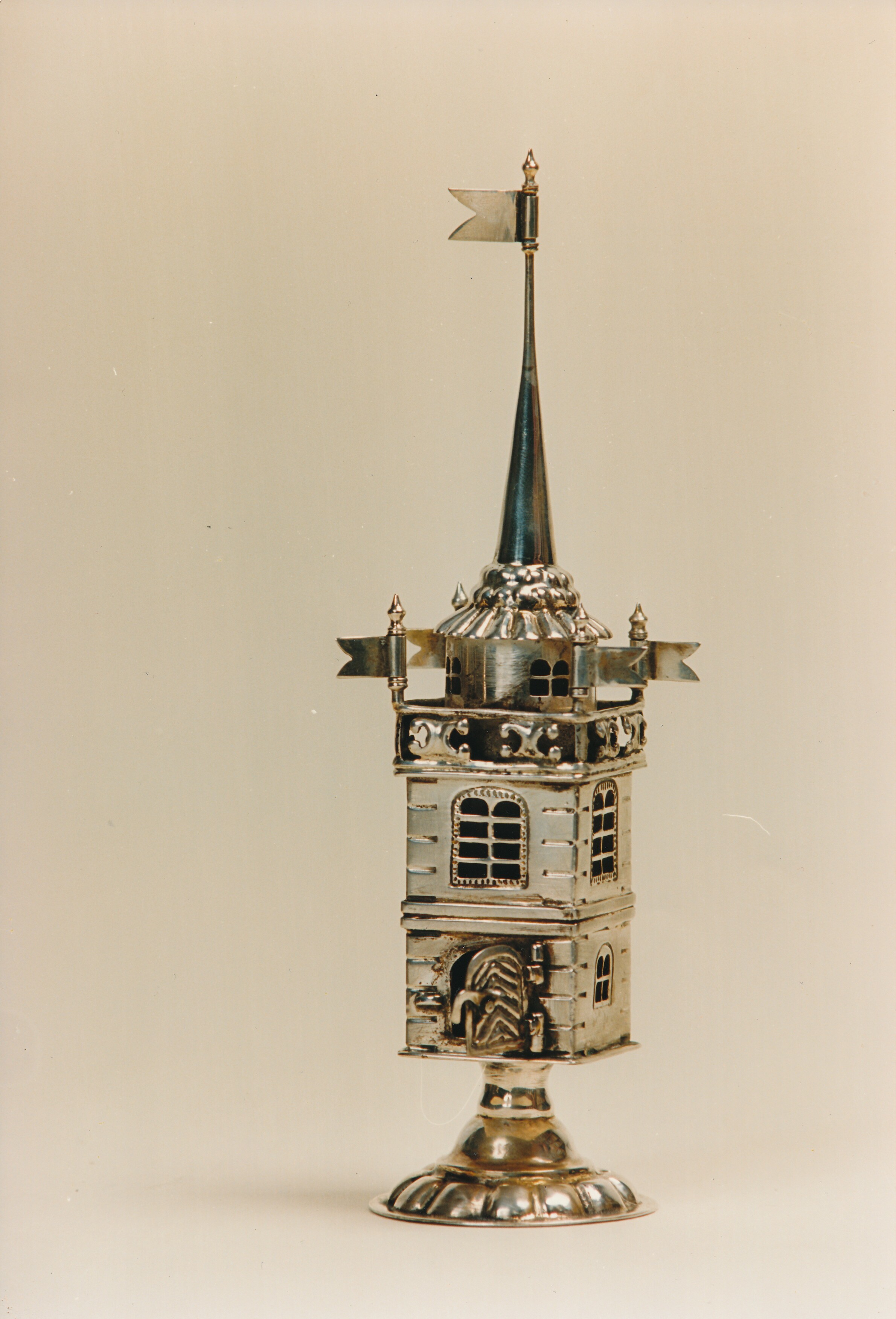 Bessamimdose in Turmform (Jüdisches Museum Westfalen Dorsten CC BY-NC-SA)