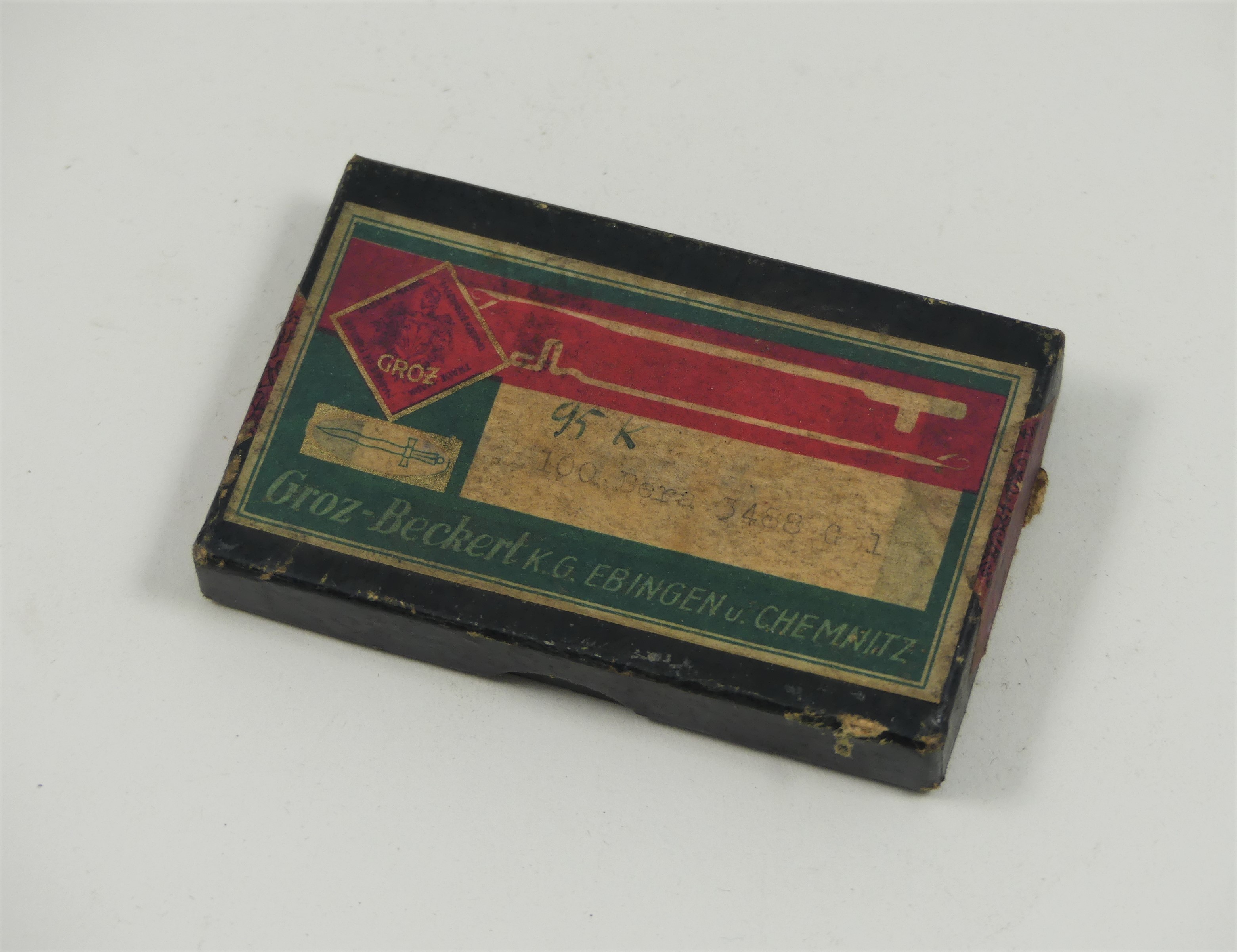 Schachtel & Rippnadeln & Schachtel mit Rippnadeln (Hellweg-Museum Unna CC BY-NC-SA)
