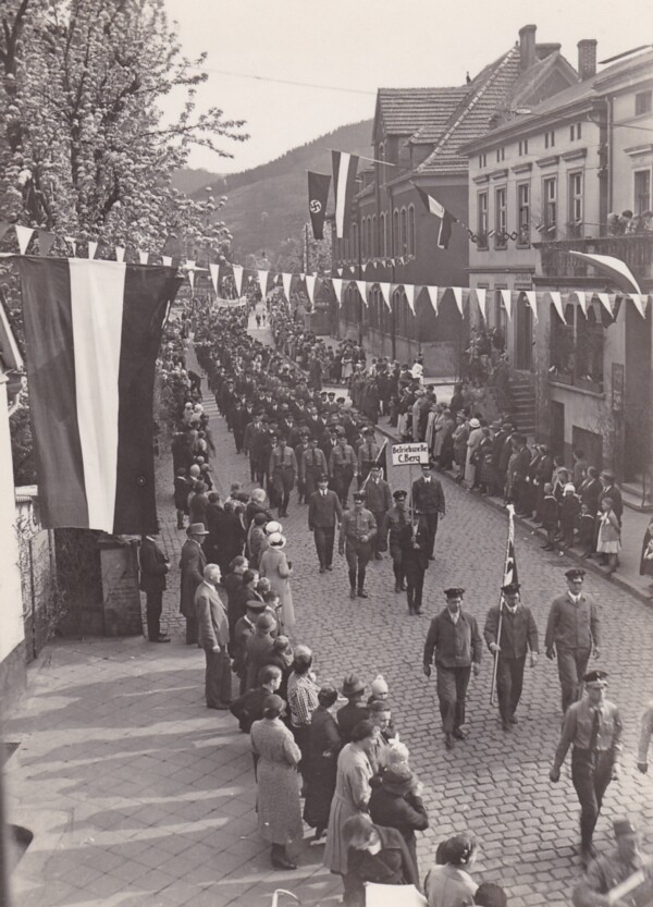 Fotos: 1. Mai 1933 in Werdohl, Betriebszelle Carl Berg (M.-A. Trappe CC BY-NC-SA)