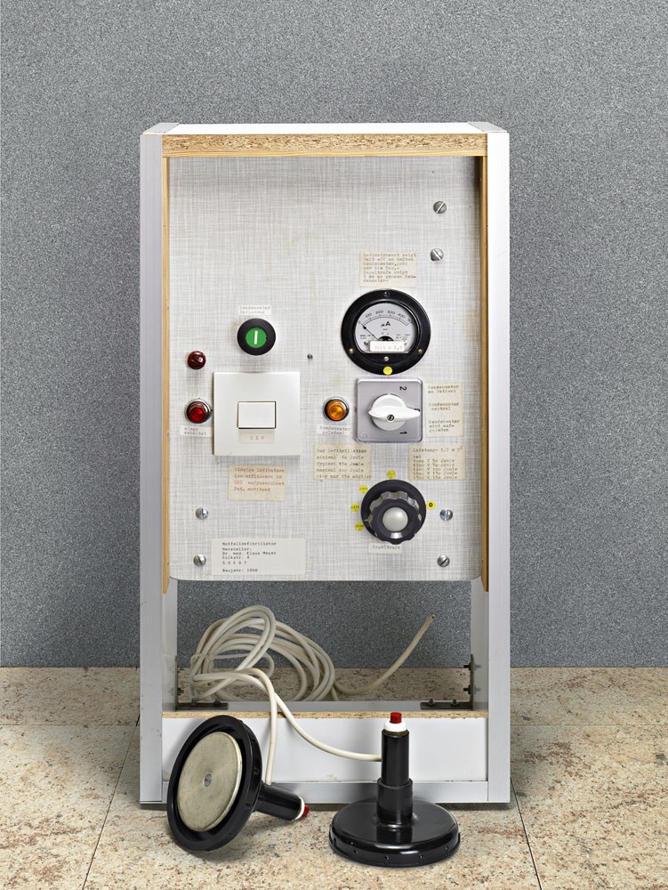 Defibrillator (Ralf Lange CC BY-NC-SA)