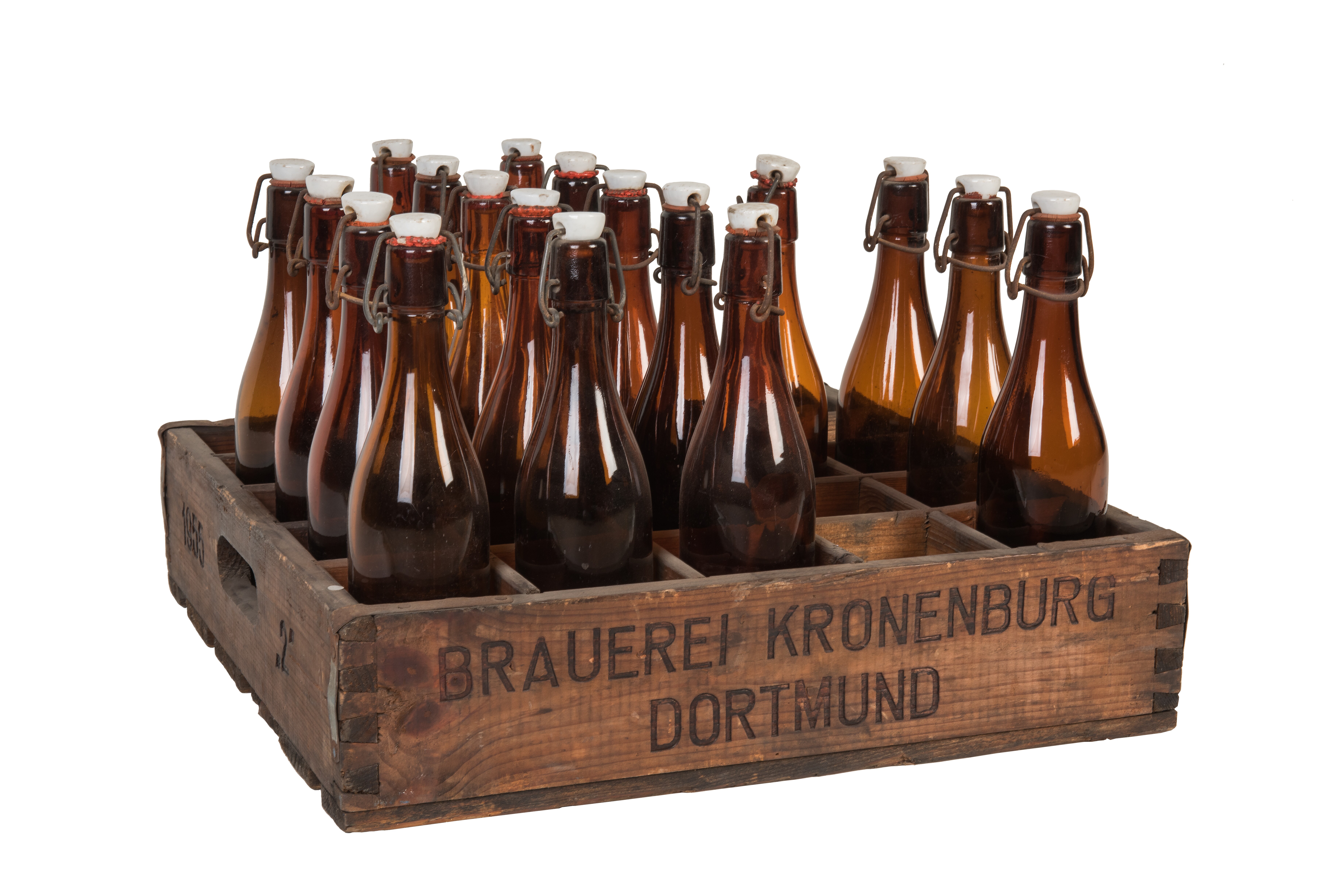 Bierkasten der Brauerei Kronenburg Dortmund mit 18 Flaschen (LWL-Freilichtmuseum Hagen CC BY-NC-SA)