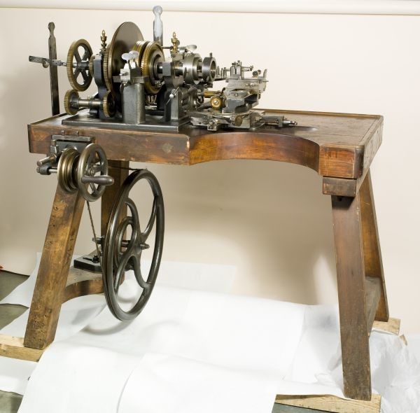 Guillochiermaschine (LWL-Freilichtmuseum Hagen, CC BY-NC-ND)
