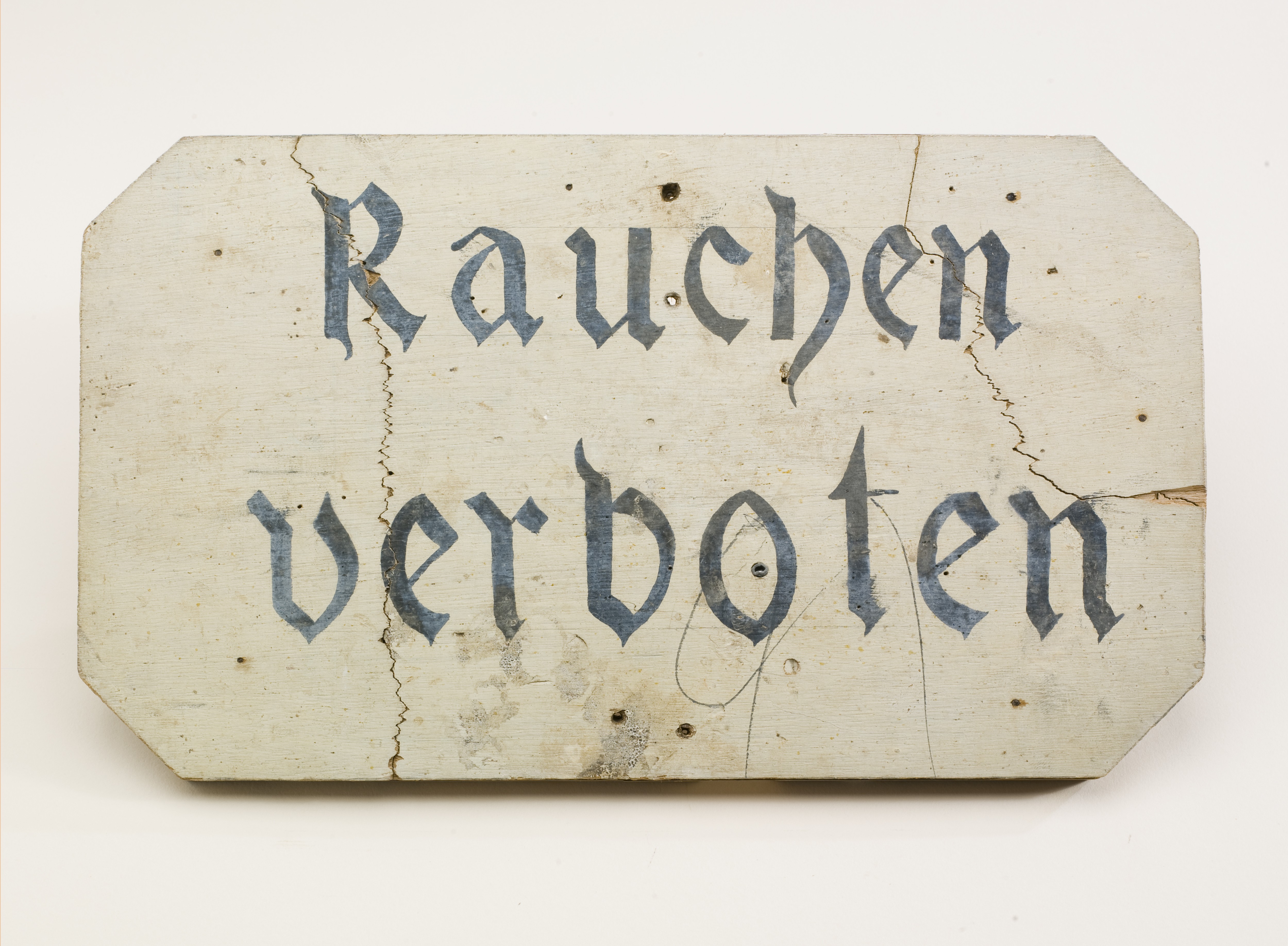 Schild "Rauchen verboten" (LWL-Freilichtmuseum Hagen CC BY-NC-ND)
