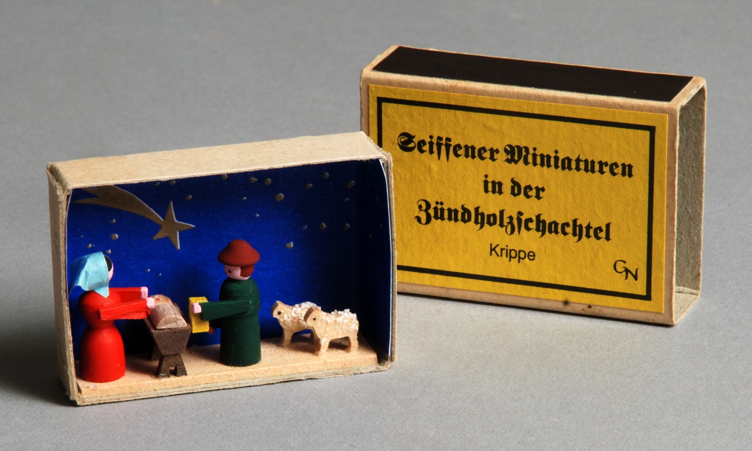 Miniaturkrippe in Streichholzschachtel (RELíGIO – Westfälisches Museum für religiöse Kultur CC BY-NC-SA)