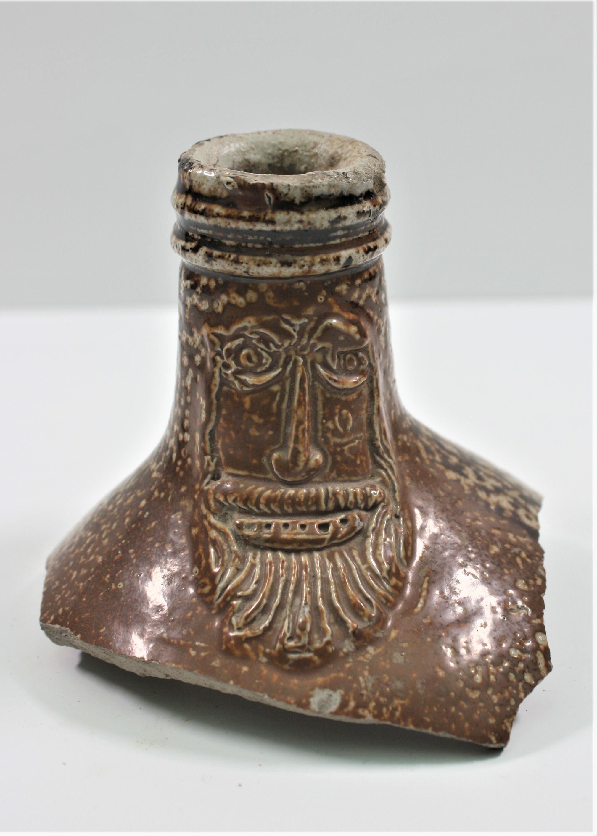 Hals eines Bartmannskruges (Drilandmuseum CC BY-NC-SA)