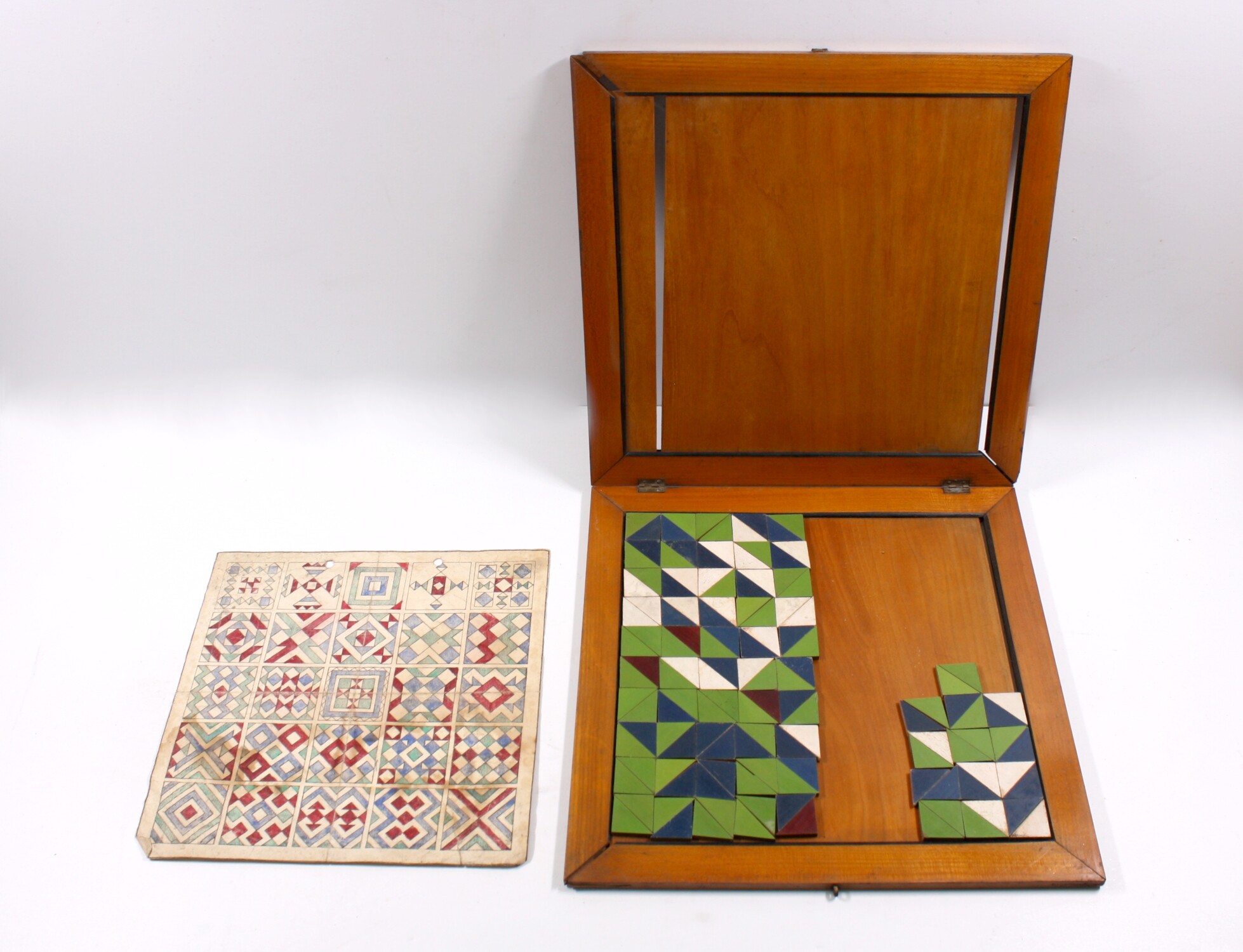 Geometrisches Brettspiel (Drilandmuseum CC BY-NC-SA)
