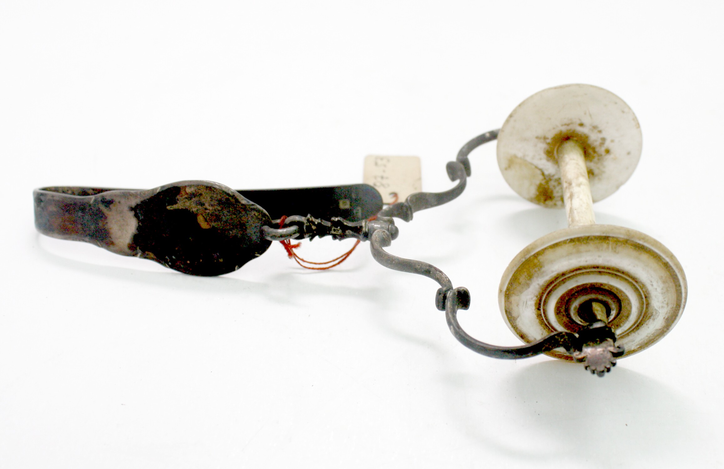 Garnrolle mit Bügelhalter (Drilandmuseum CC BY-NC-SA)