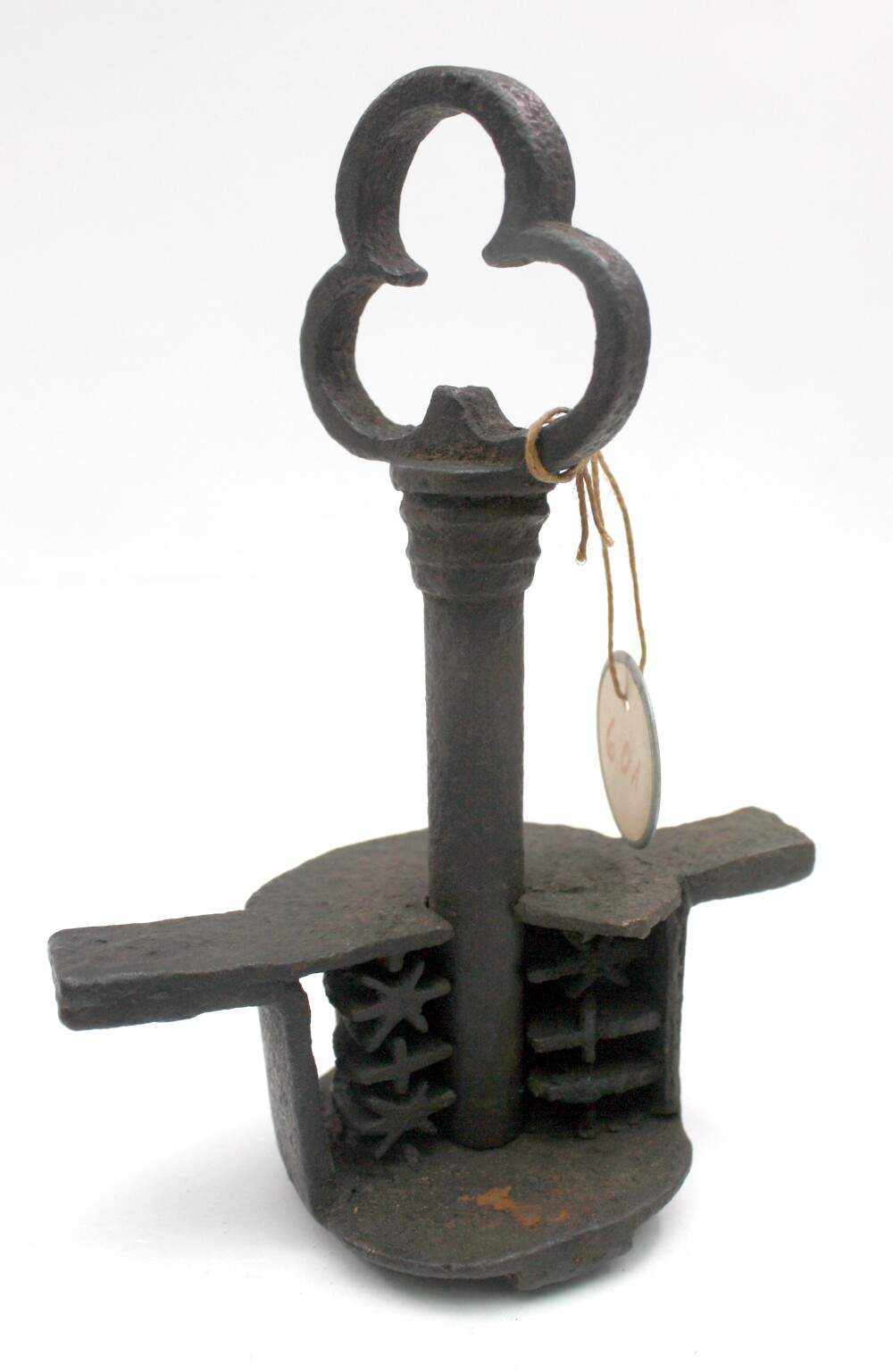 Schlüssel mit Eingerichte (Drilandmuseum CC BY-NC-SA)