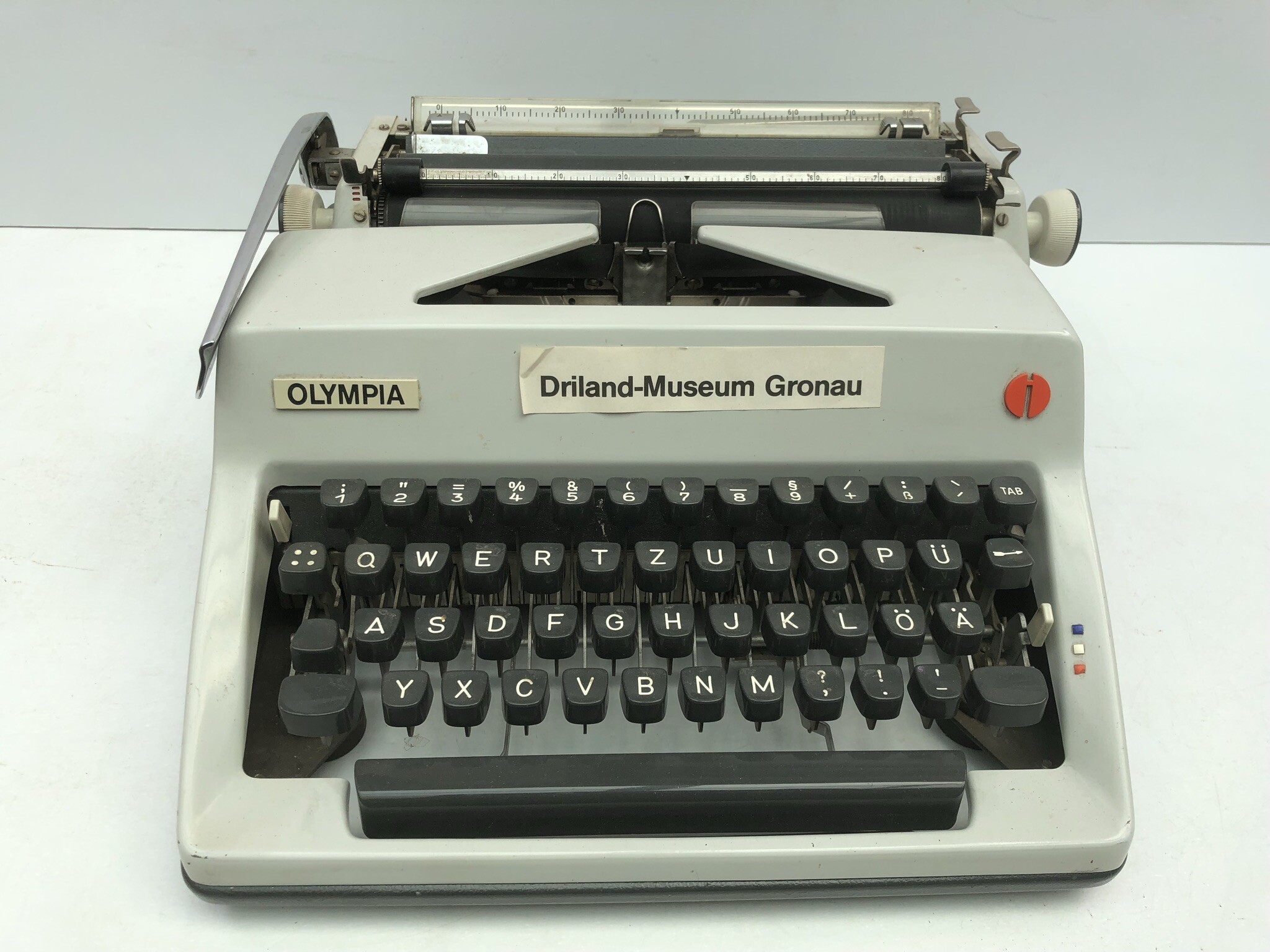 Mechanische Schreibmaschine (Drilandmuseum CC BY-NC-SA)