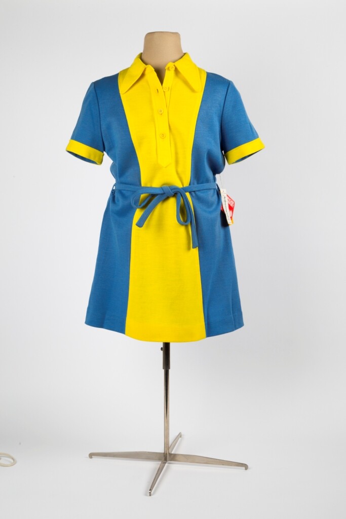 Kinderkleid aus blau-gelbem Jerseystoff (Stadtmuseum Lippstadt RR-F)