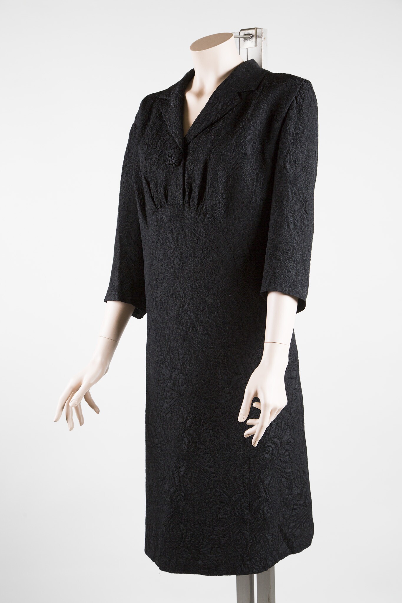 Festliches Damenkleid aus schwarzem Cloqué (Stadtmuseum Lippstadt RR-F)