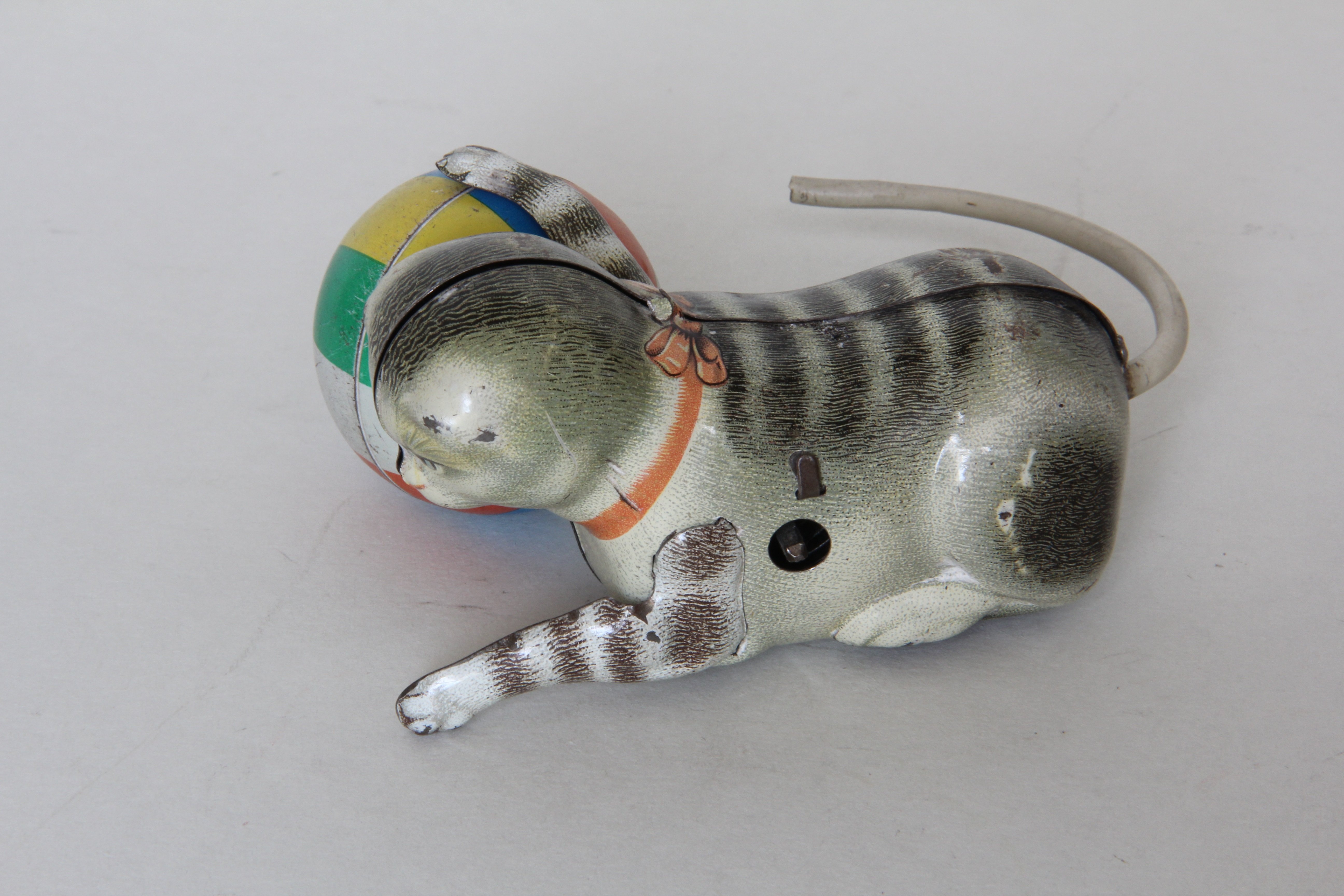 Aufziehspielzeug: Katze mit Ball (Stadtmuseum Lippstadt RR-F)