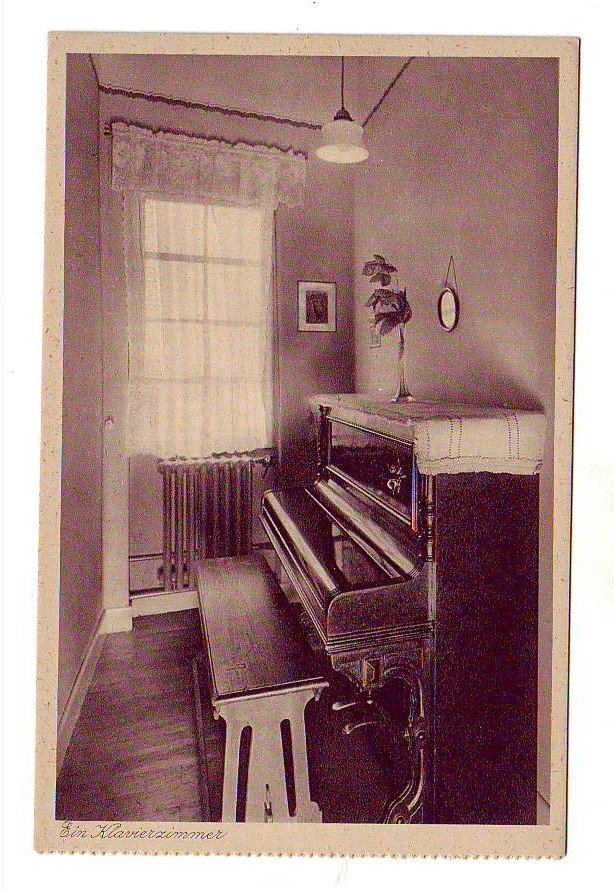 Ansichtskarte: Kath. Lyzeum Lippstadt, Klavierzimmer (Stadtmuseum Lippstadt CC BY-NC-SA)
