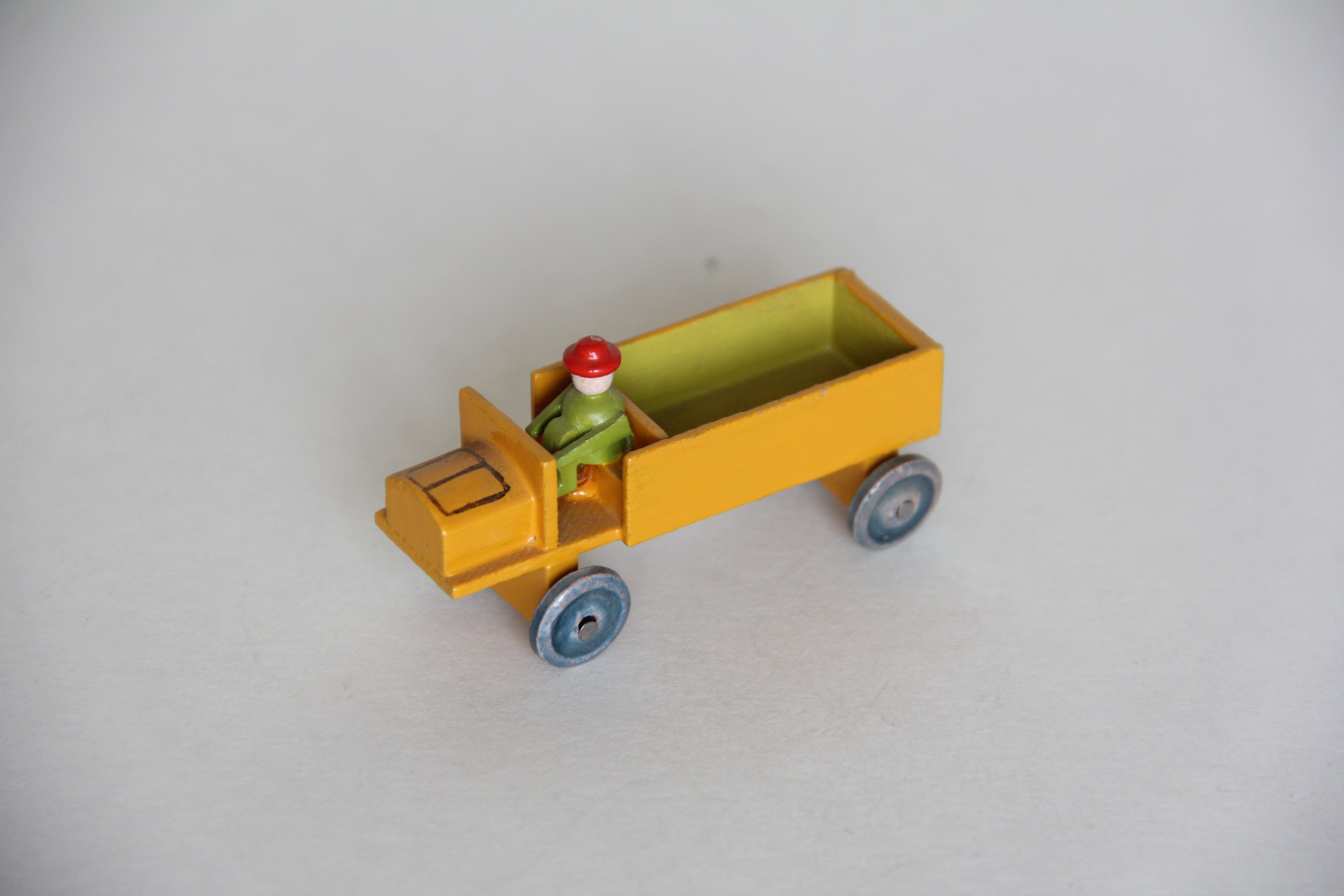 Spielzeugauto: Lastwagen (Stadtmuseum Lippstadt RR-F)