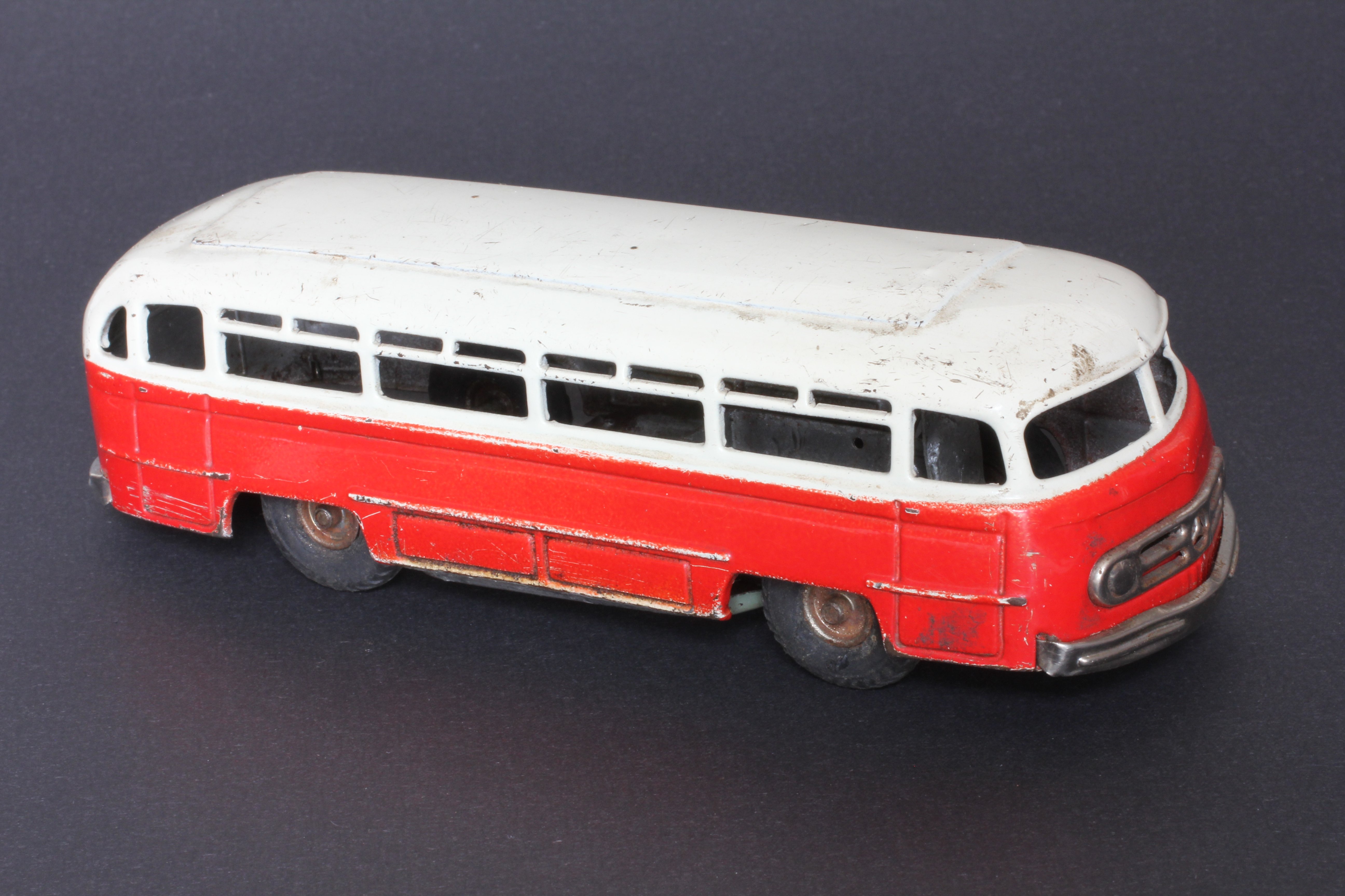 Spielzeugauto: Omnibus Mercedes-Benz (Stadtmuseum Lippstadt RR-F)