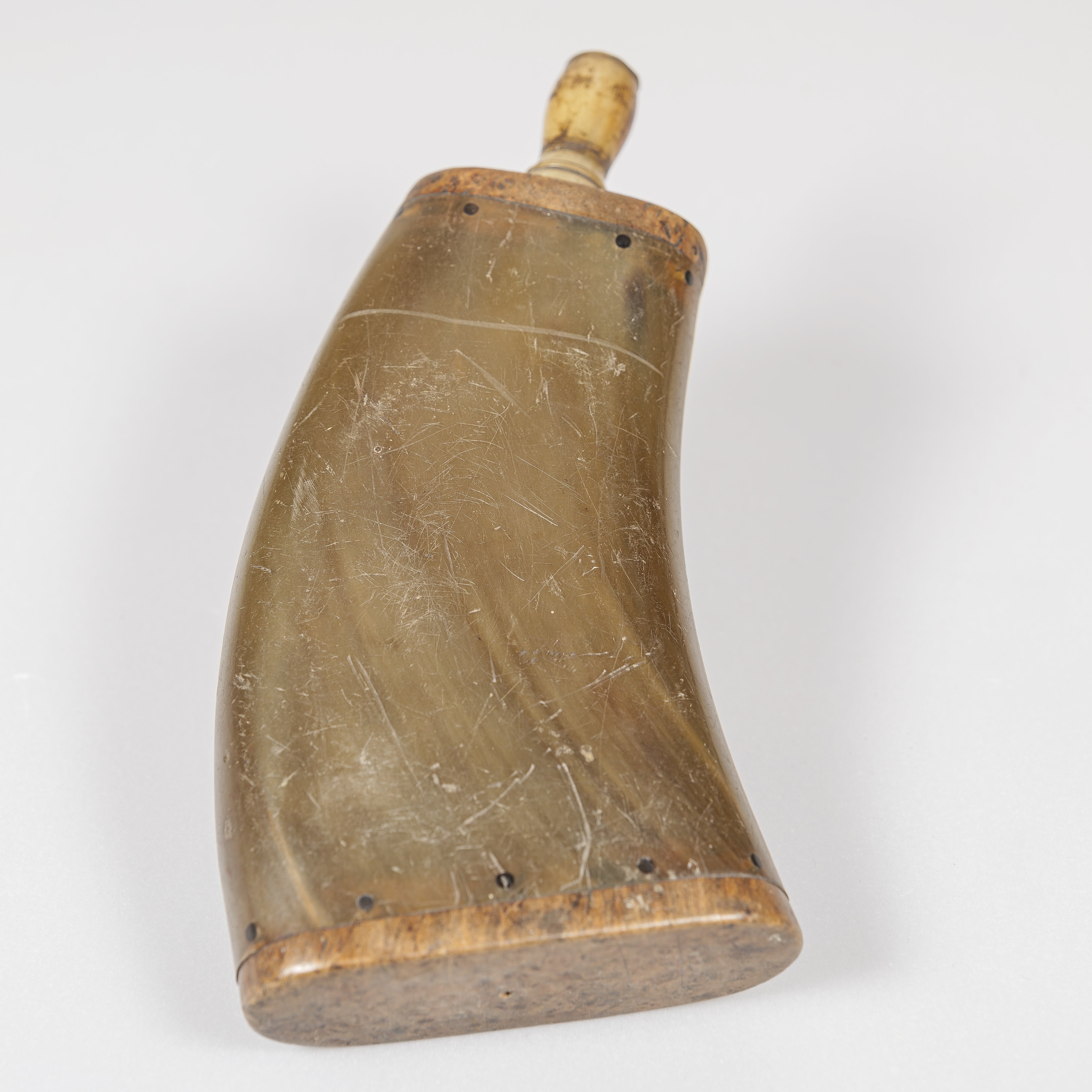 Pulverflasche: Pulverhorn (Stadtmuseum Lippstadt CC BY-NC-SA)