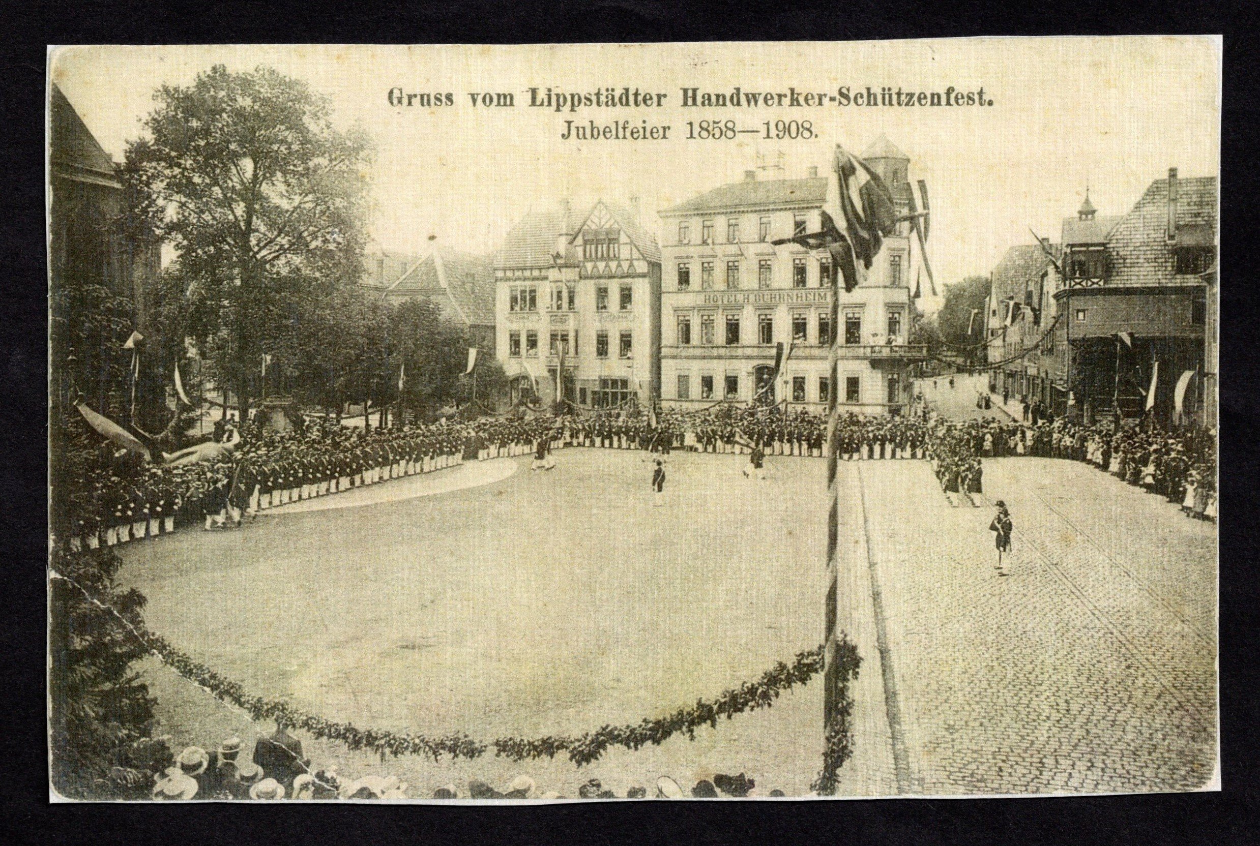 Kopie einer schwarz-weiß Postkarte vom Schützenfest des Handwerker Schützenvereins 1908 (Erwin Speich CC BY-NC-ND)