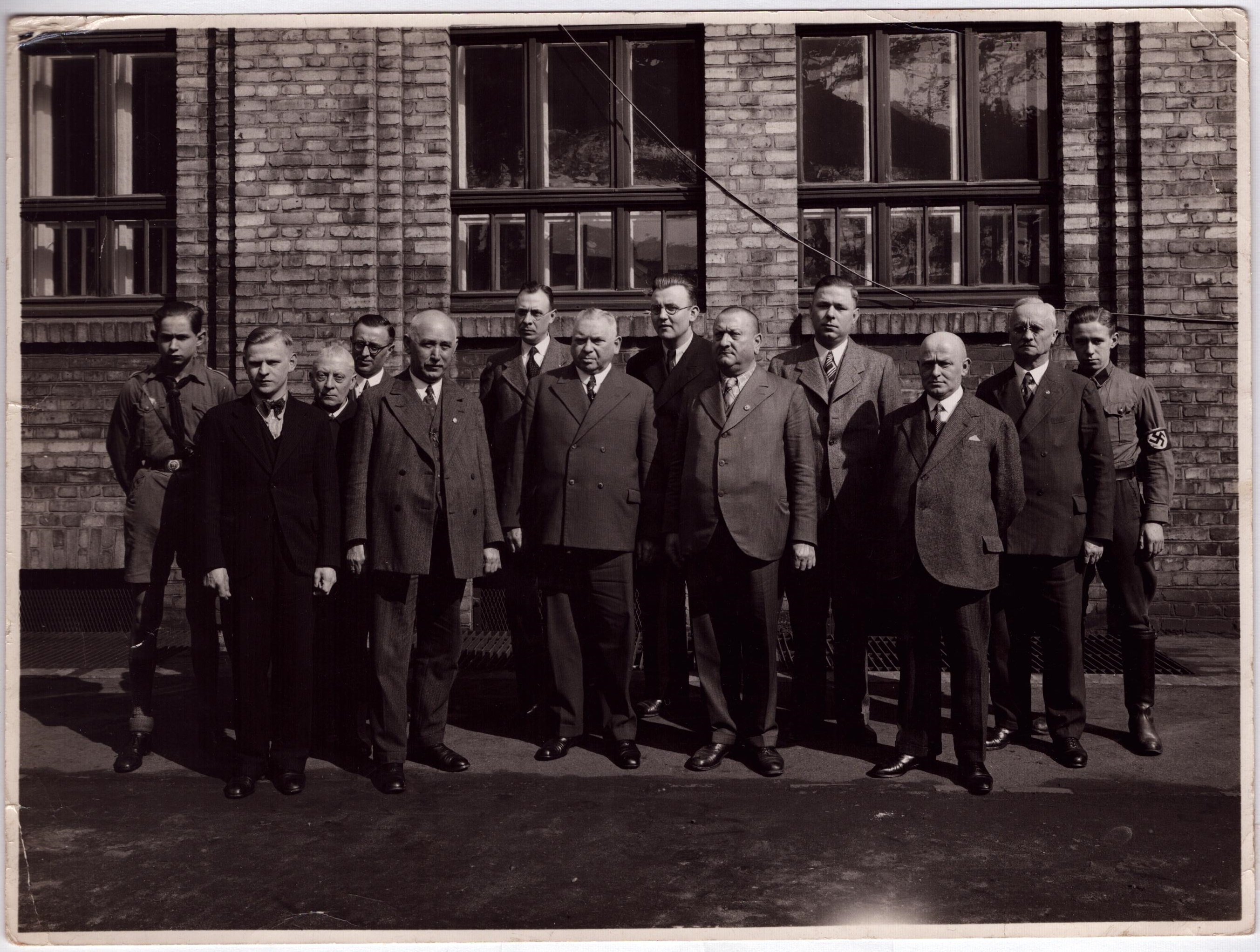 Gruppenfoto mit Erich Hanxleden (Museum des Heimatvereins Hörde CC BY-NC-SA)