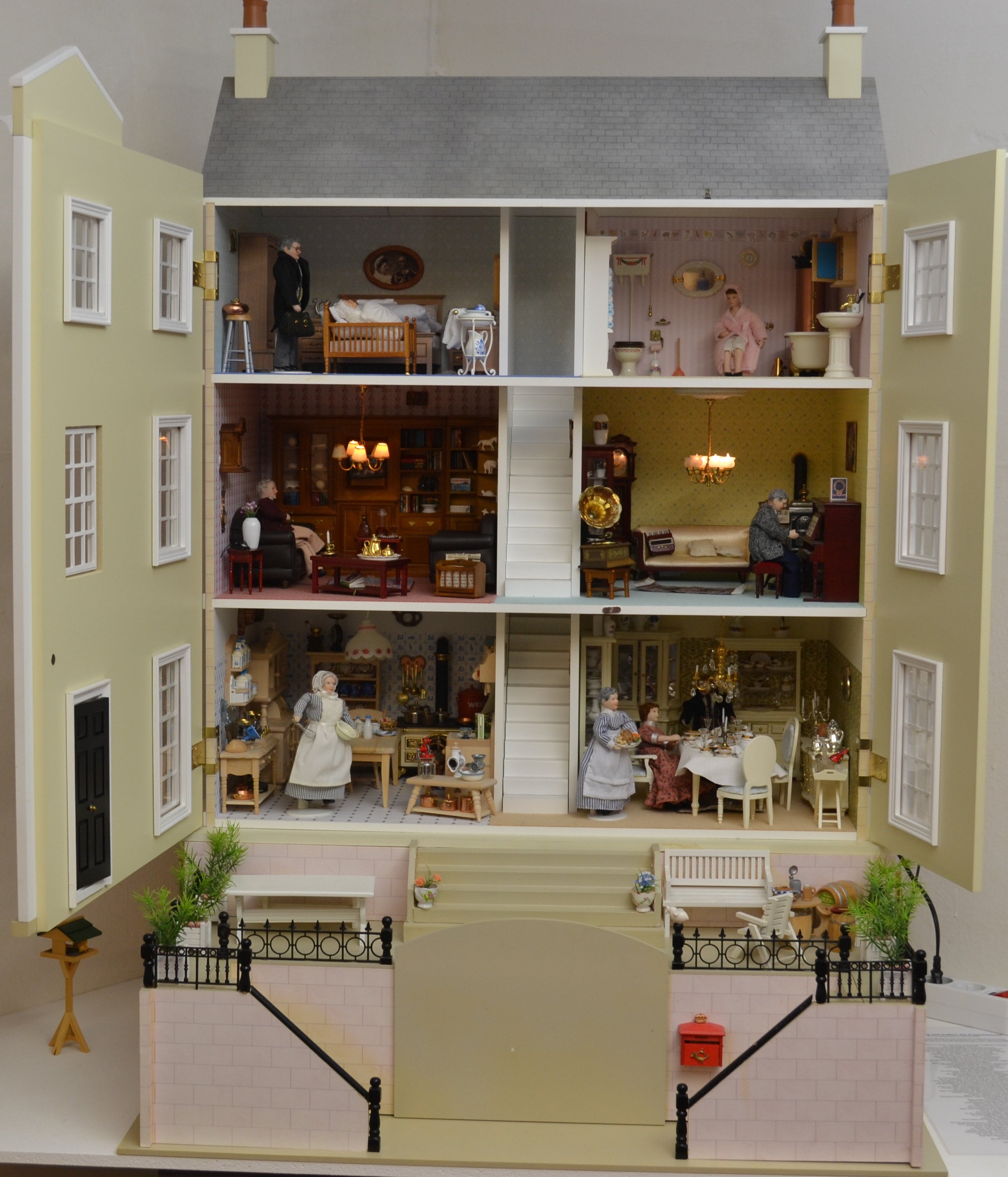 Puppenhaus von Elfriede Stein (Museum des Heimatvereins Hörde CC BY-NC-SA)