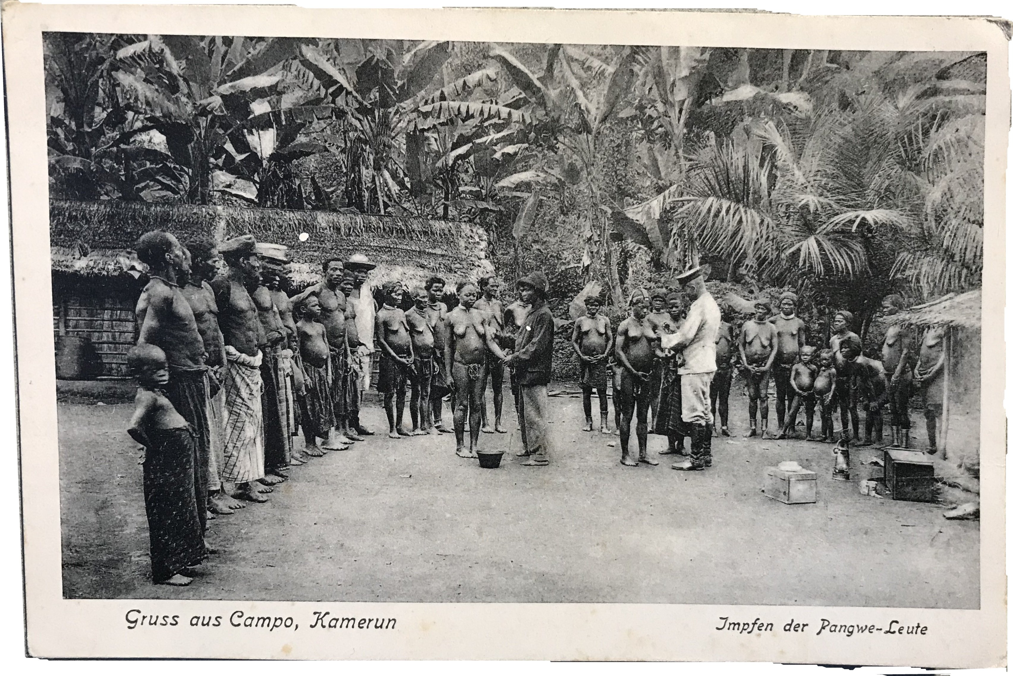Gruß aus Campo, Kamerun, Impfen der Pangwe-Leute, Postkarte, vor 1914, Museum für Stadt- und Kulturgeschichte, Menden