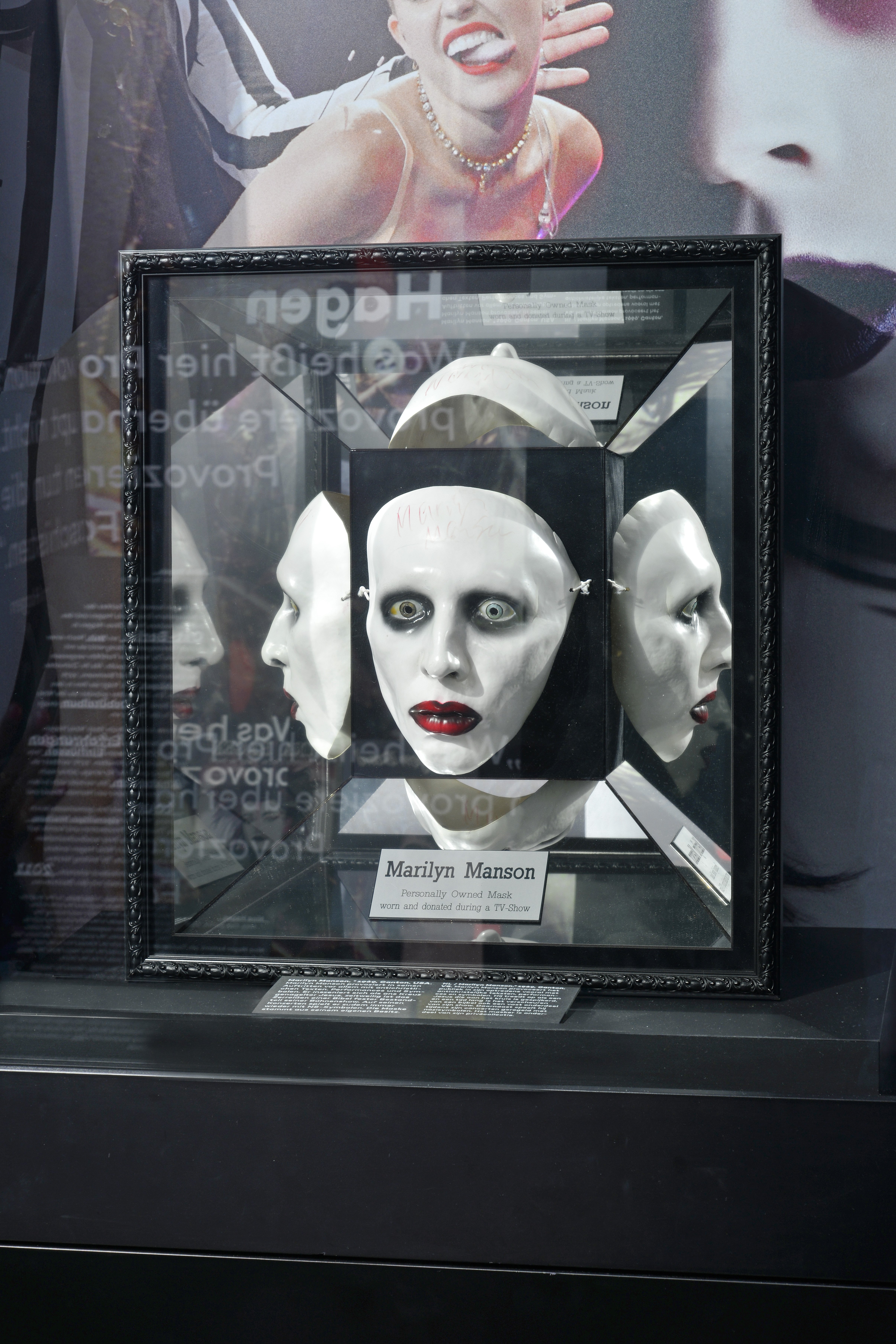 Maske (rock ’n’ popmuseum CC BY-NC-SA)