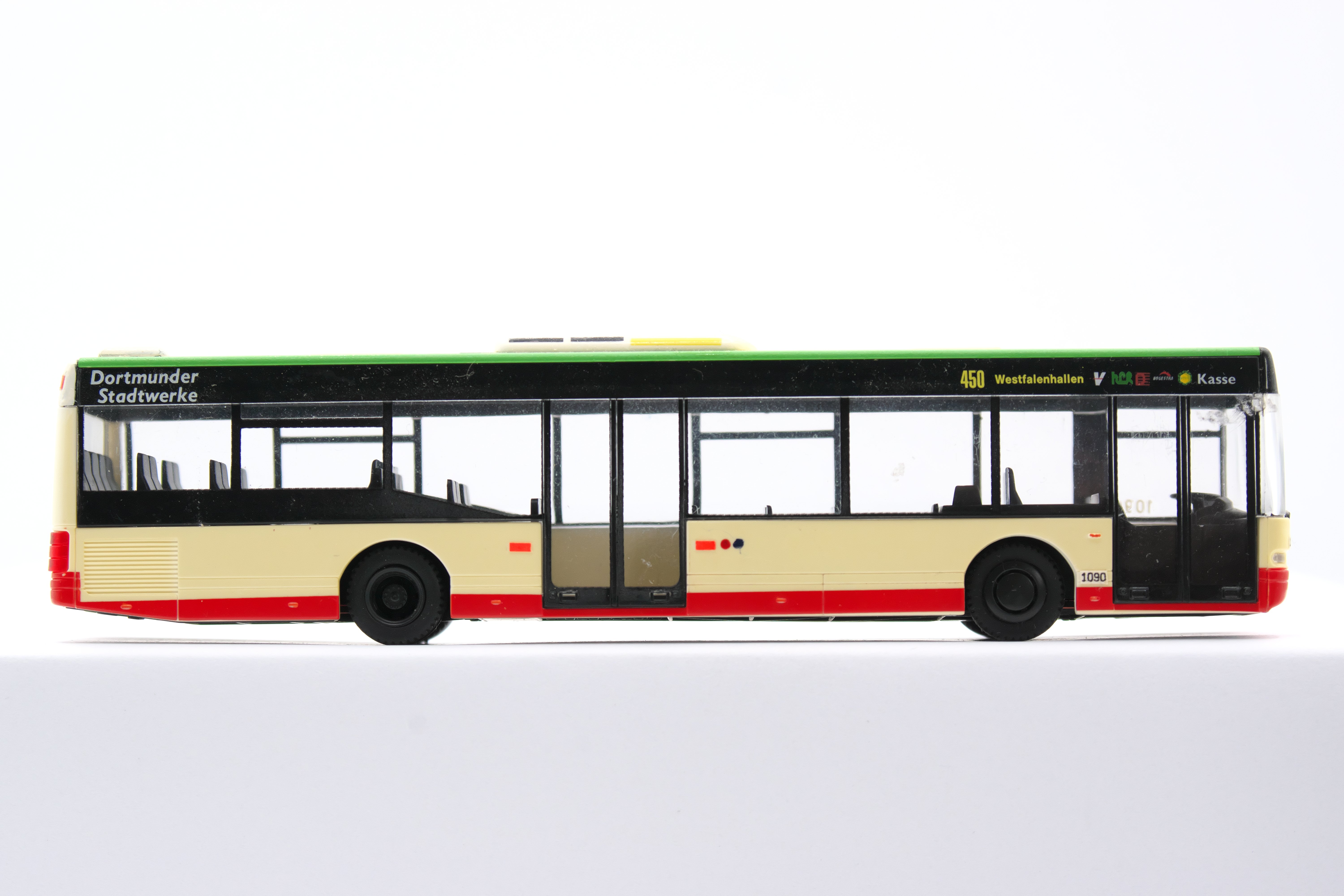 Bus 1090 (Nahverkehrsmuseum Dortmund CC BY-NC-SA)