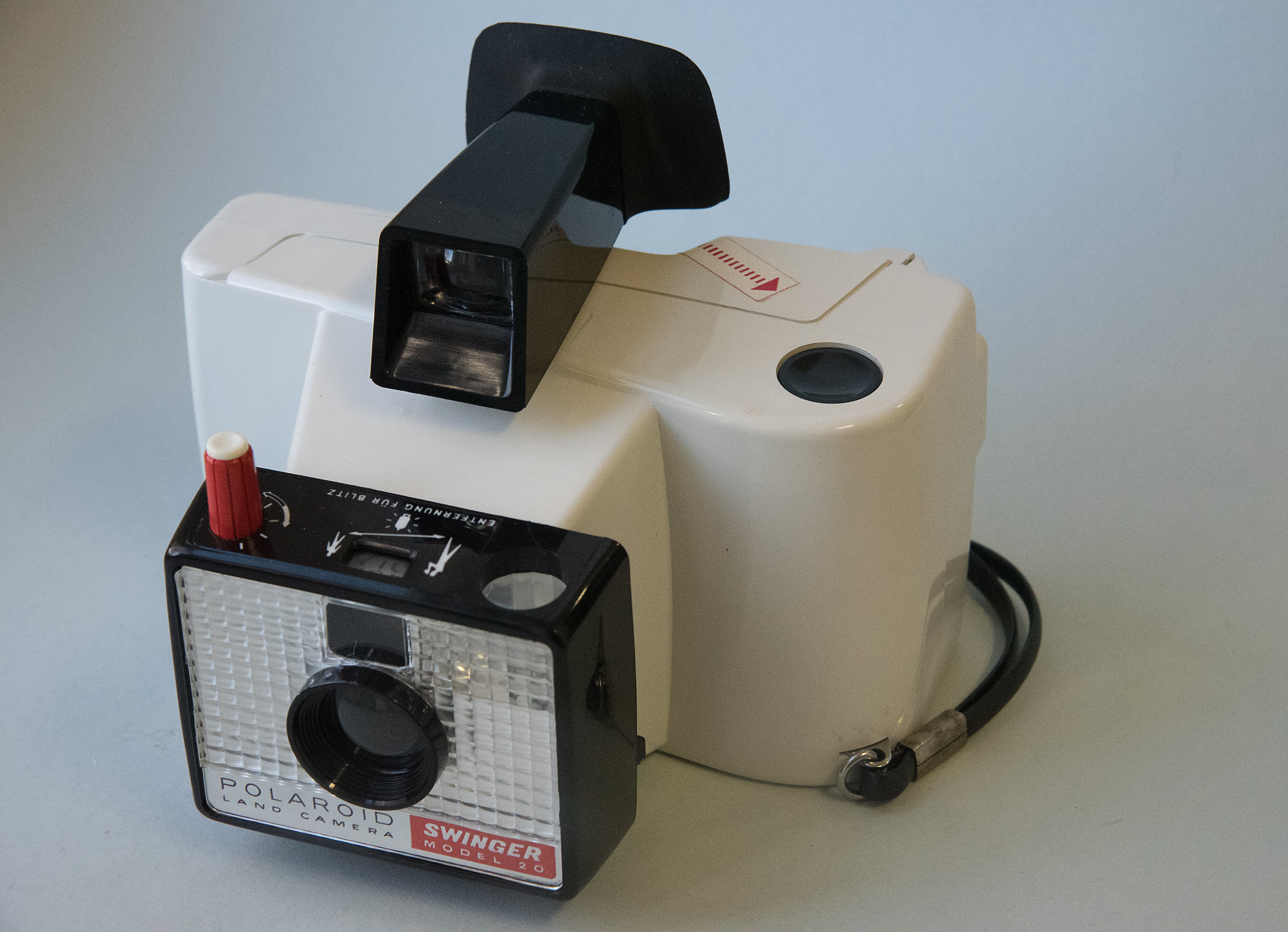 Polaroid Land Camera Swinger Model 20 (Haus der Kamener Stadtgeschichte - Museum und Stadtarchiv CC BY-NC-SA)