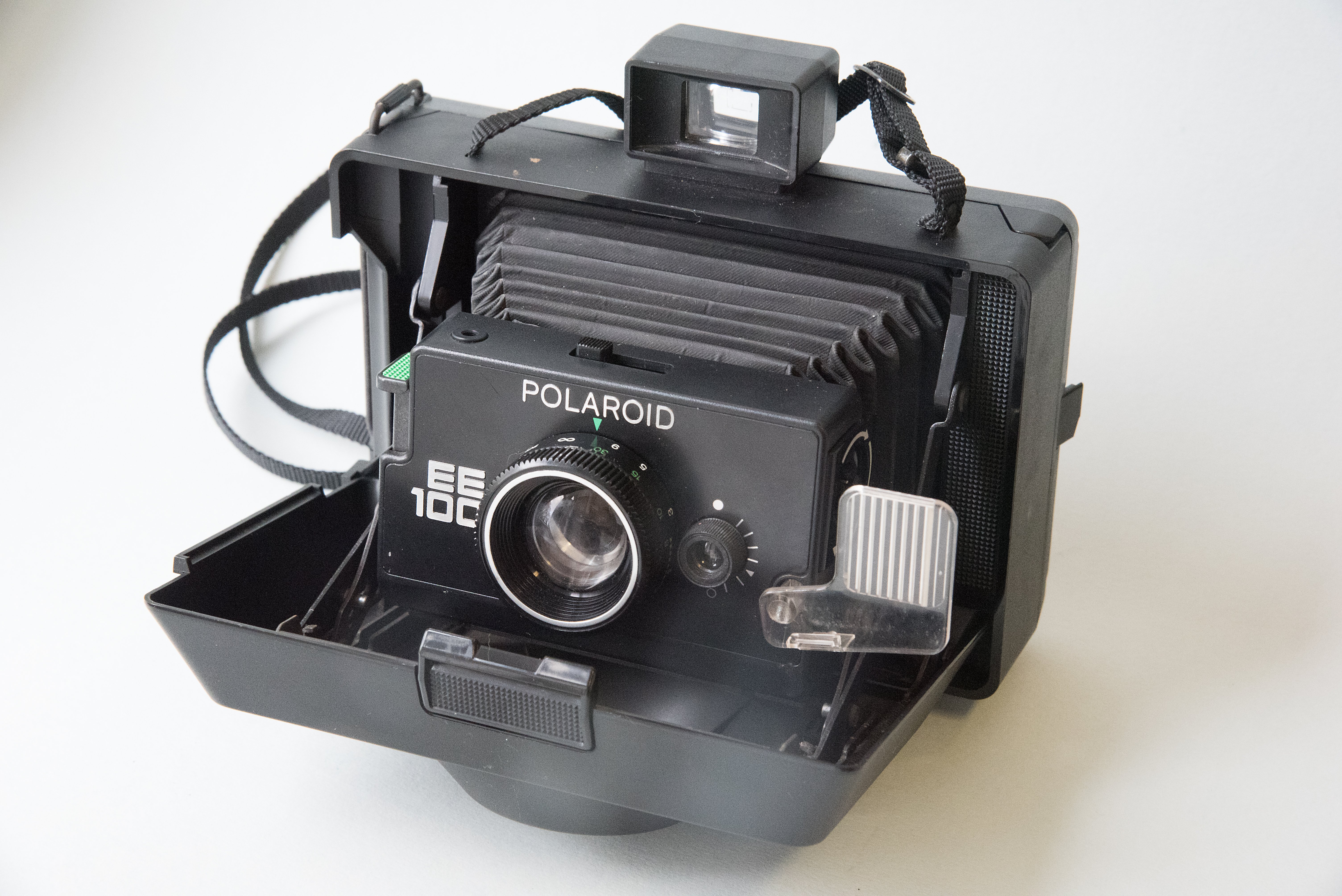 Polaroid Land Camera EE100 (Haus der Kamener Stadtgeschichte - Museum und Stadtarchiv CC BY-NC-SA)